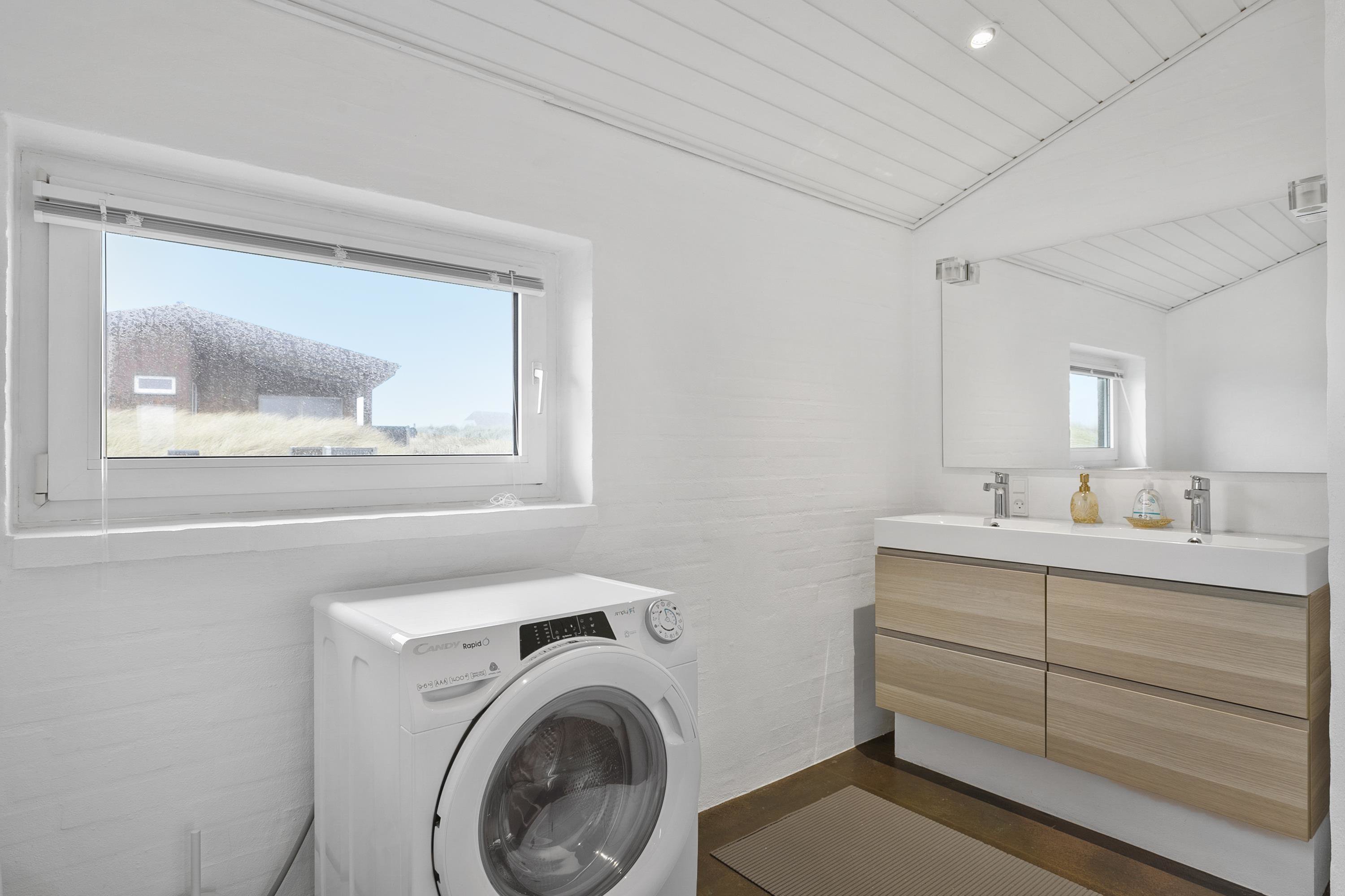 Fremhævet  billede i fuldskærmstilstand. Billede af Granvej 35, Aargab, 6960 Hvide Sande