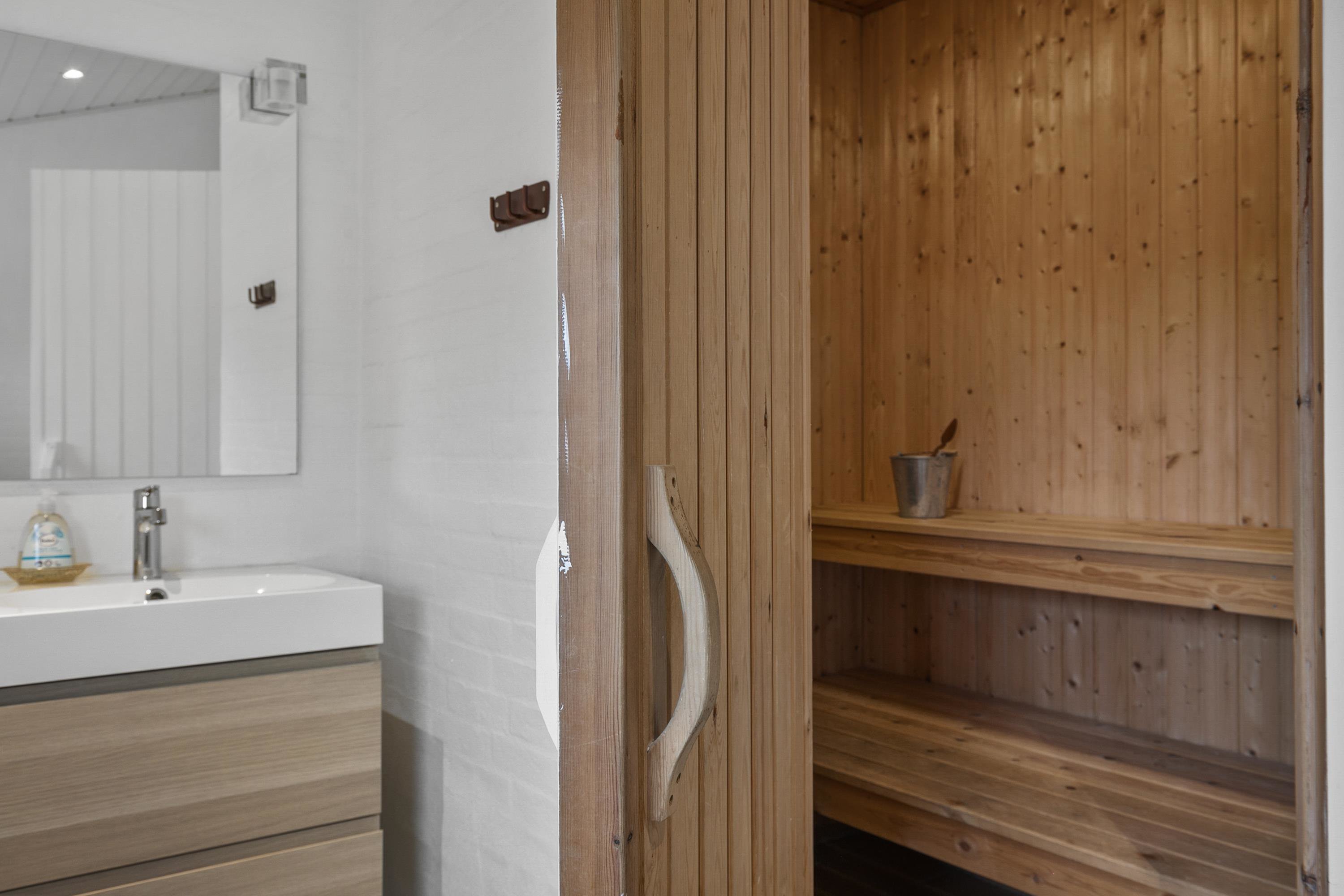 Fremhævet  billede i fuldskærmstilstand. Billede af Granvej 35, Aargab, 6960 Hvide Sande