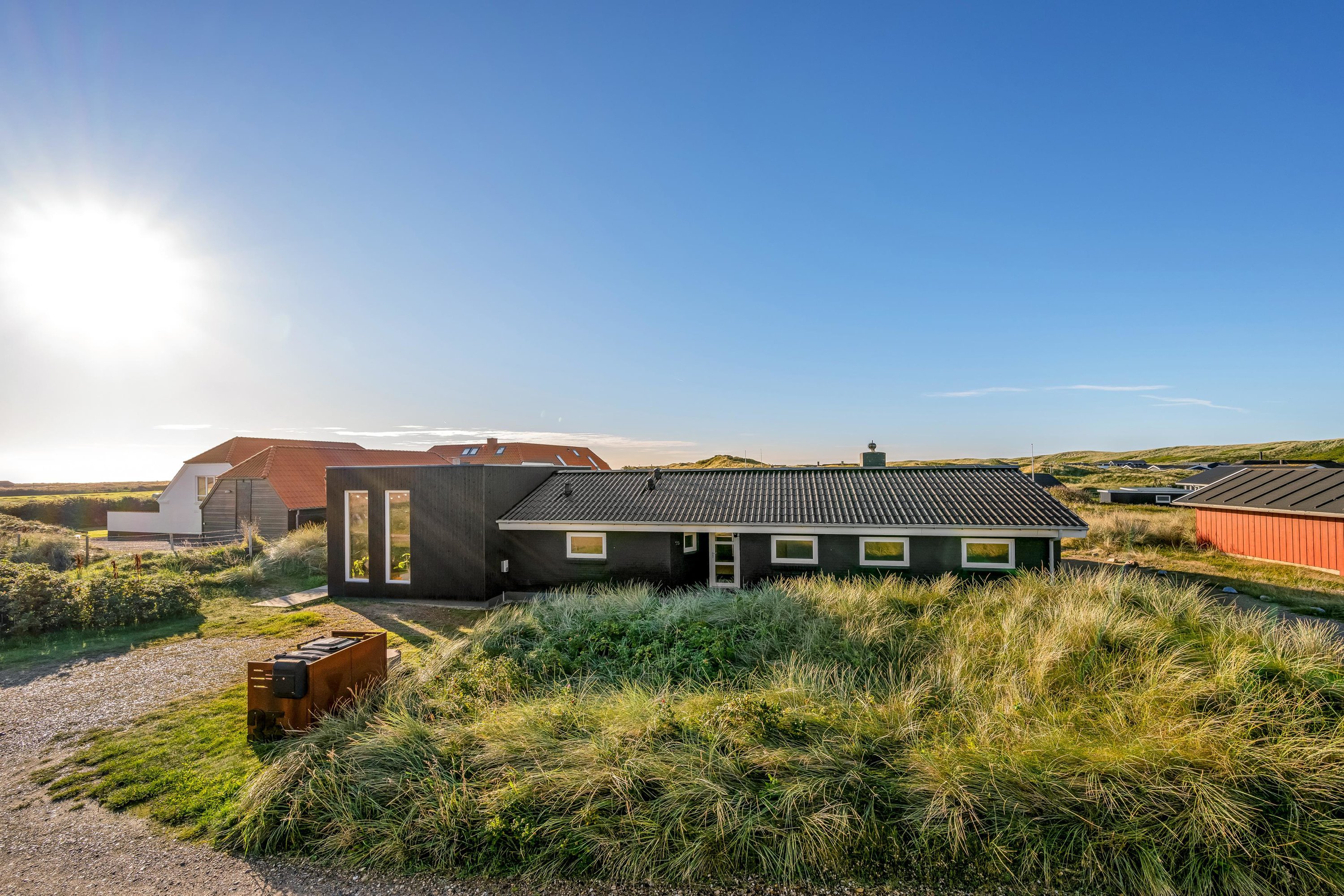 Fremhævet  billede i fuldskærmstilstand. Billede af Granvej 35, Aargab, 6960 Hvide Sande