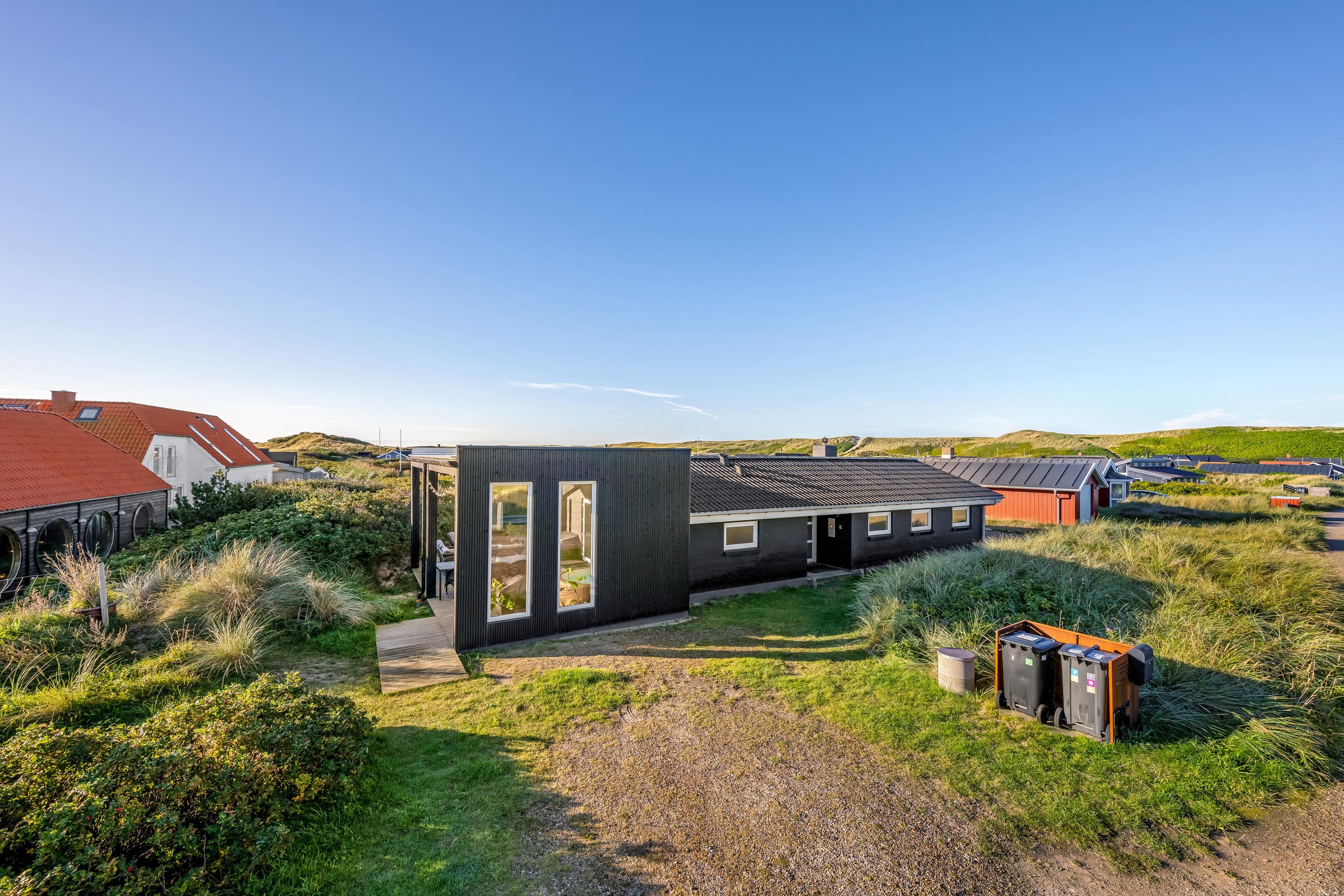 Fremhævet  billede i fuldskærmstilstand. Billede af Granvej 35, Aargab, 6960 Hvide Sande