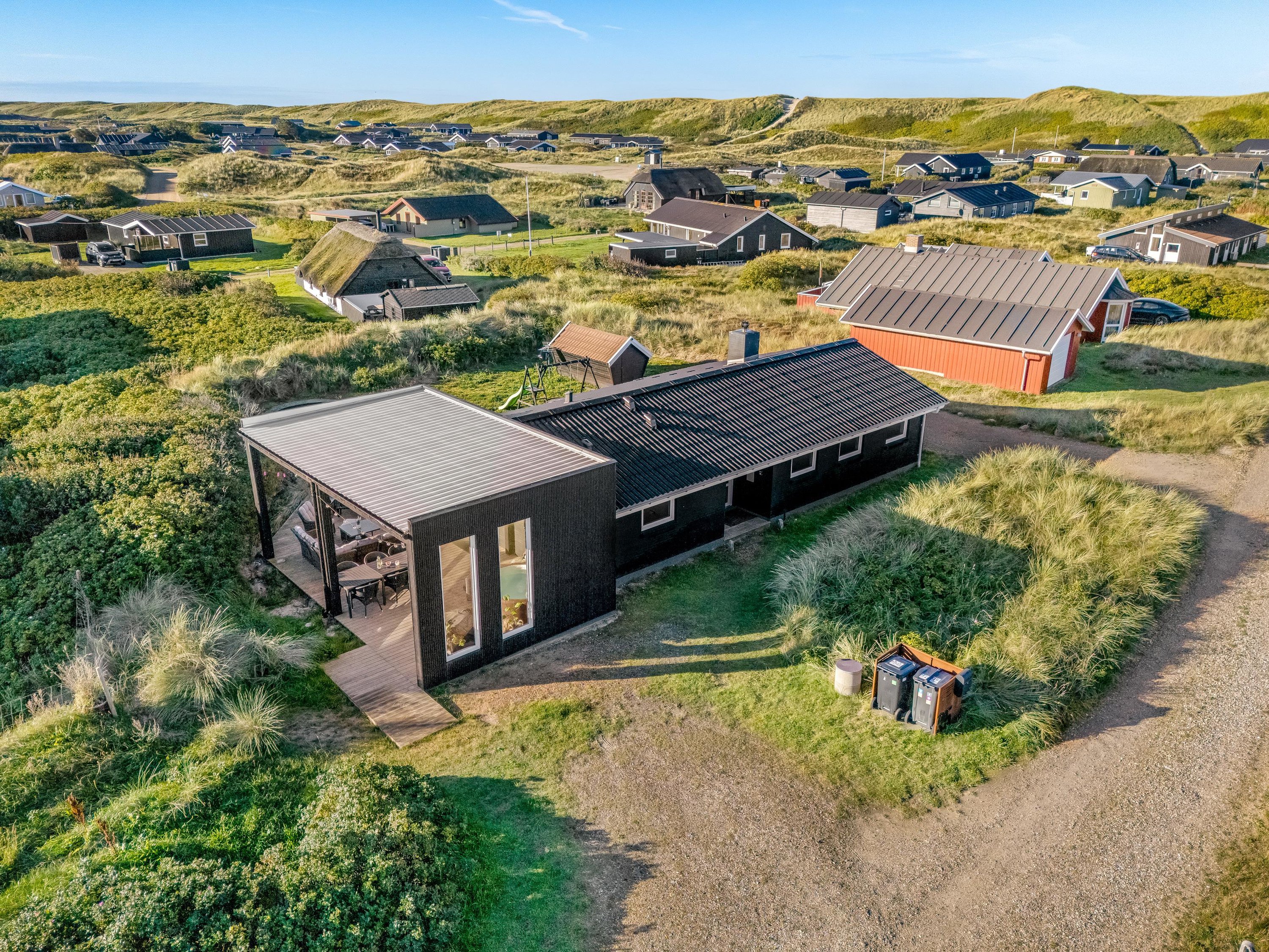 Fremhævet  billede i fuldskærmstilstand. Billede af Granvej 35, Aargab, 6960 Hvide Sande