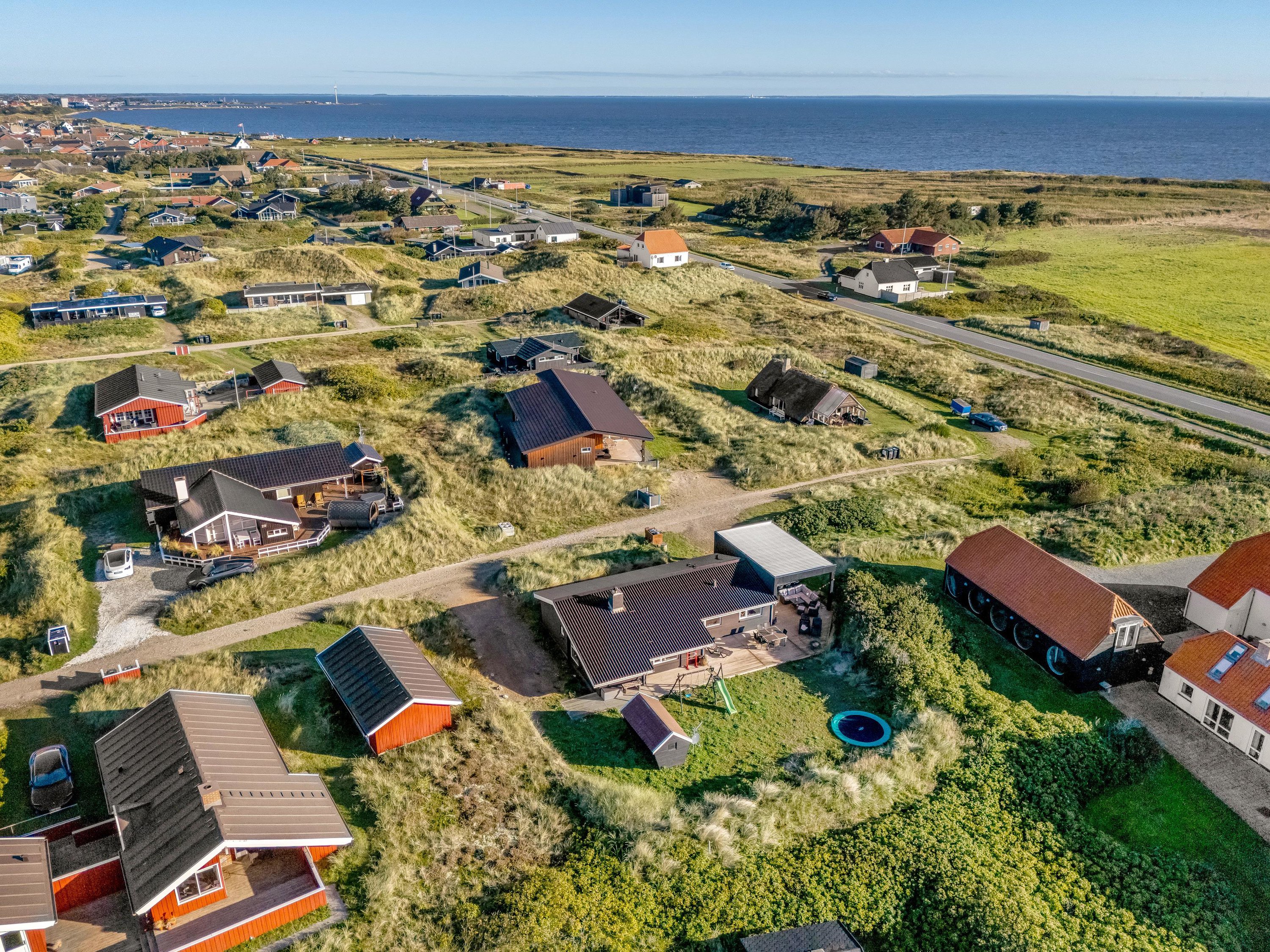 Fremhævet  billede i fuldskærmstilstand. Billede af Granvej 35, Aargab, 6960 Hvide Sande