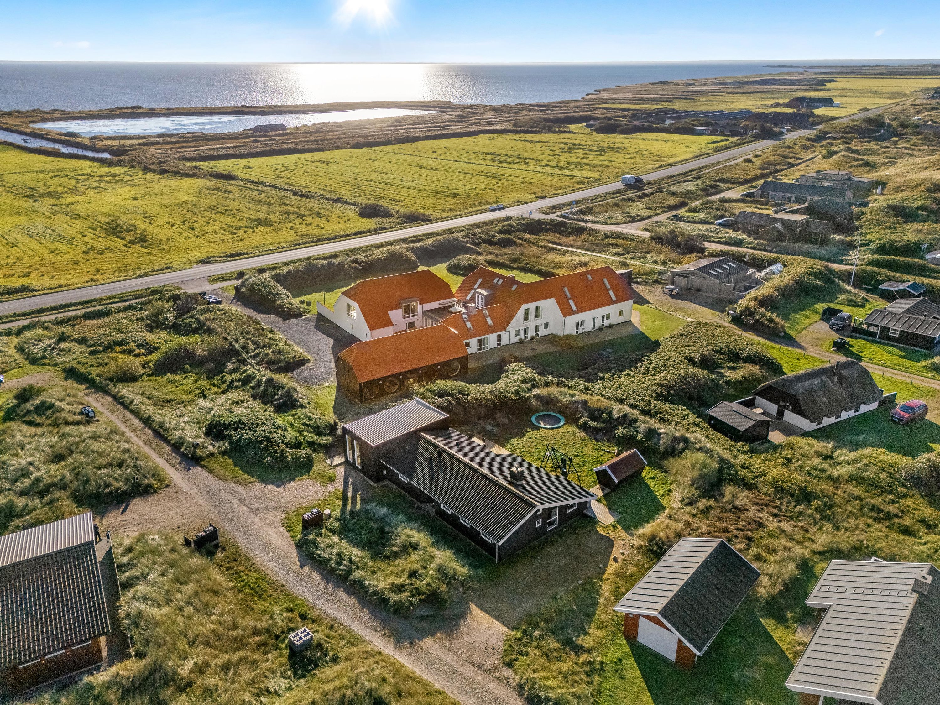 Fremhævet  billede i fuldskærmstilstand. Billede af Granvej 35, Aargab, 6960 Hvide Sande