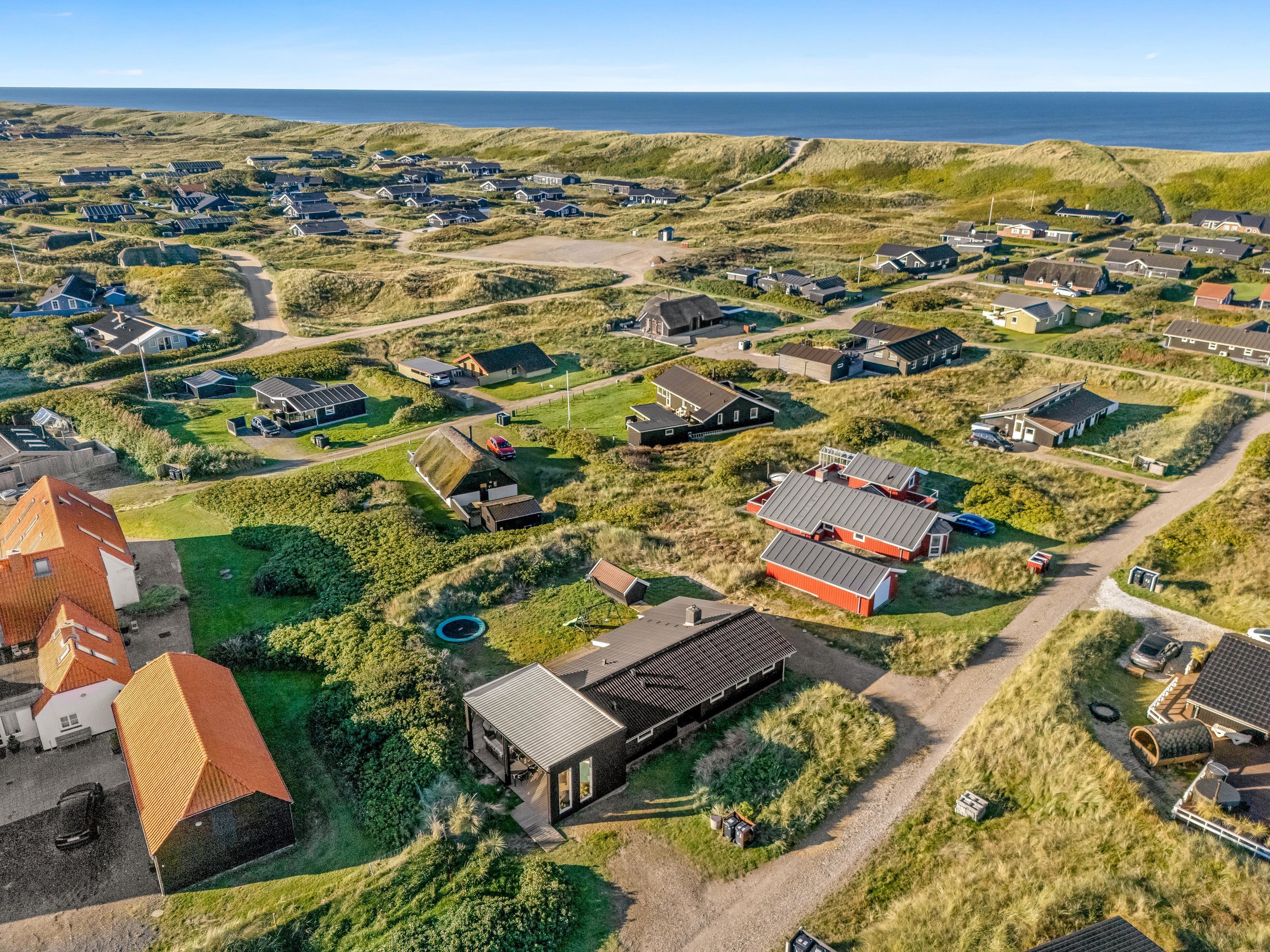 Fremhævet  billede i fuldskærmstilstand. Billede af Granvej 35, Aargab, 6960 Hvide Sande