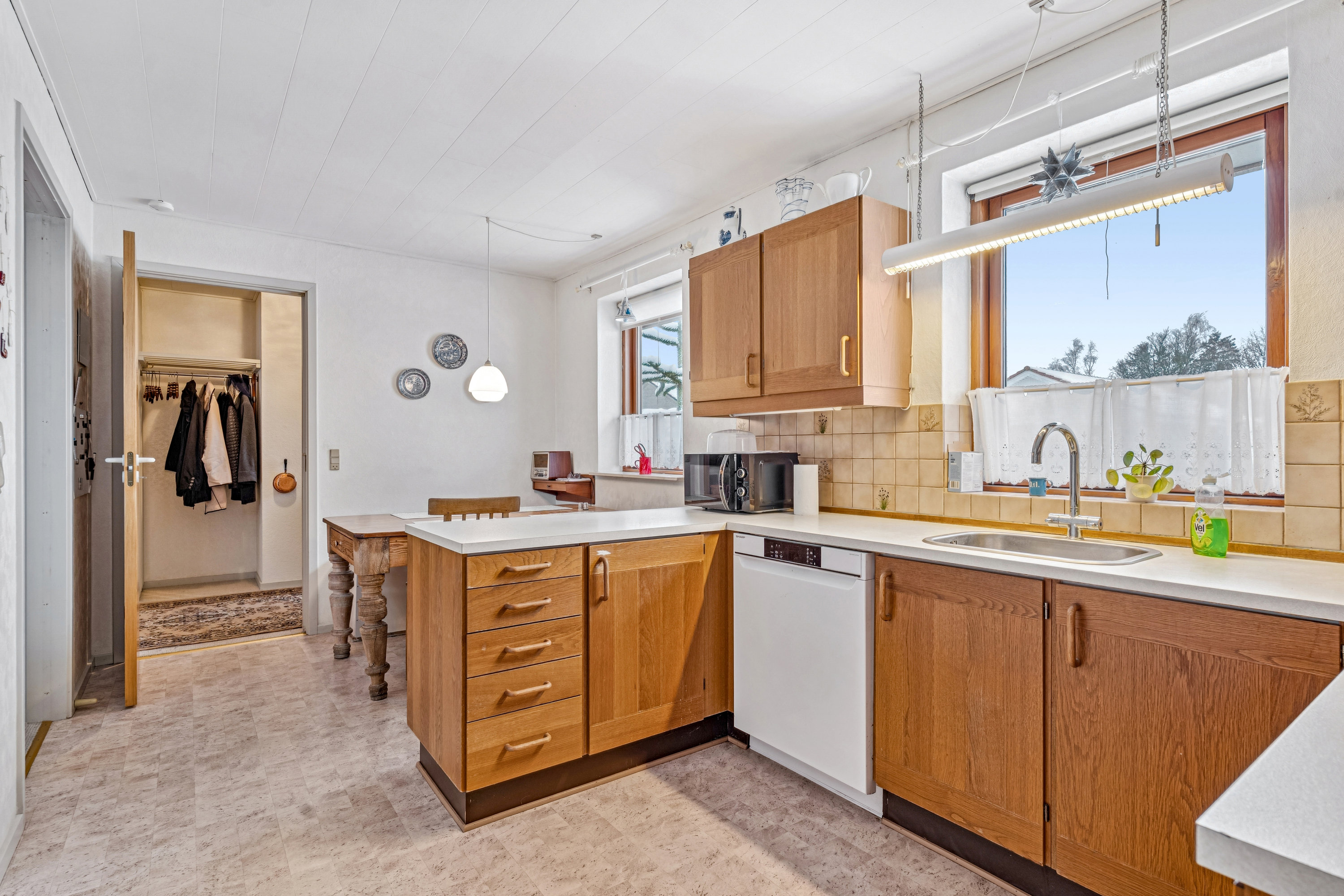 Fremhævet køkken billede i fuldskærmstilstand. Billede af Spættevej 42, Ø Snede, 8723 Løsning