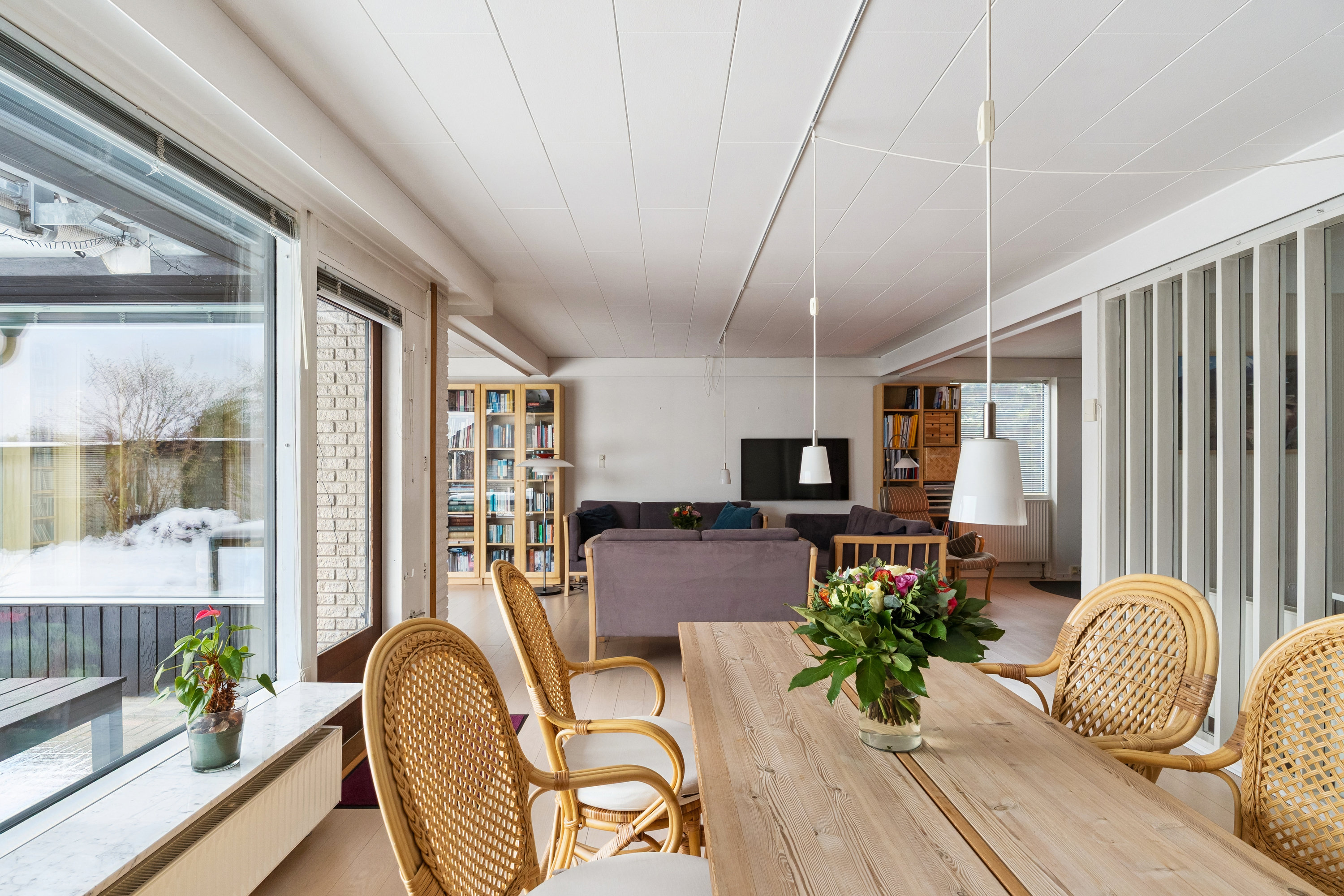 Fremhævet stue billede i fuldskærmstilstand. Billede af Sommerbuen 37, 2750 Ballerup