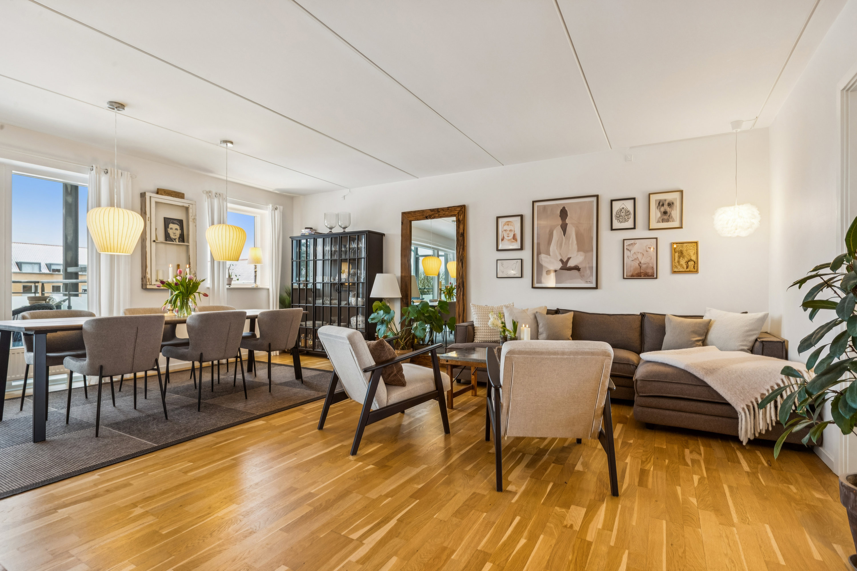 Fremhævet stue billede i fuldskærmstilstand. Billede af Englandsvej 276, 2. th., 2770 Kastrup