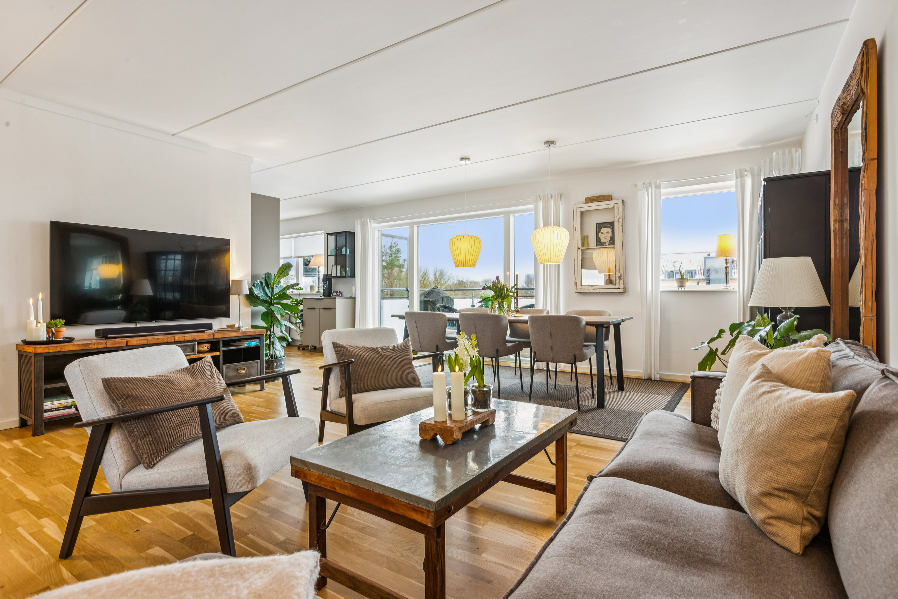 Fremhævet stue billede i fuldskærmstilstand. Billede af Englandsvej 276, 2. th., 2770 Kastrup