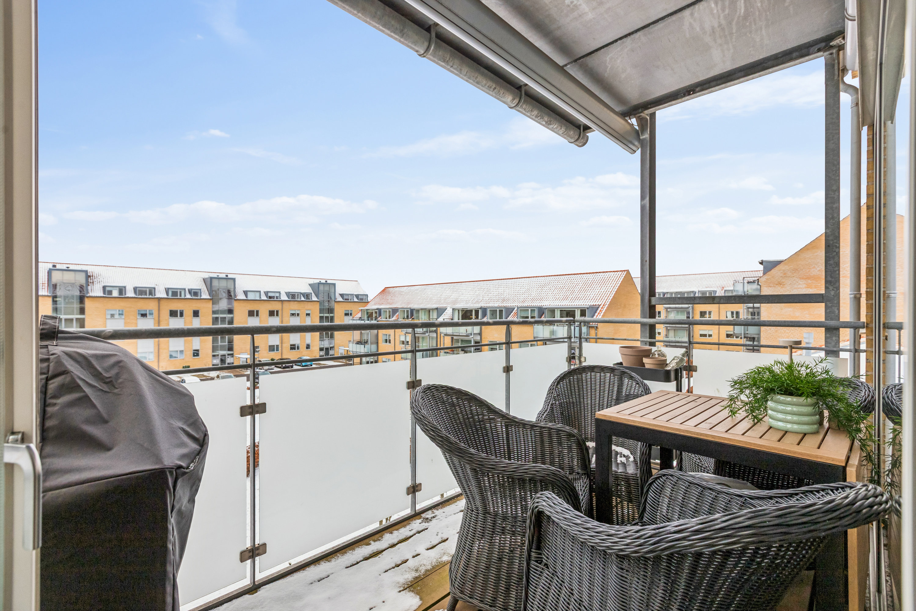 Fremhævet altan billede i fuldskærmstilstand. Billede af Englandsvej 276, 2. th., 2770 Kastrup