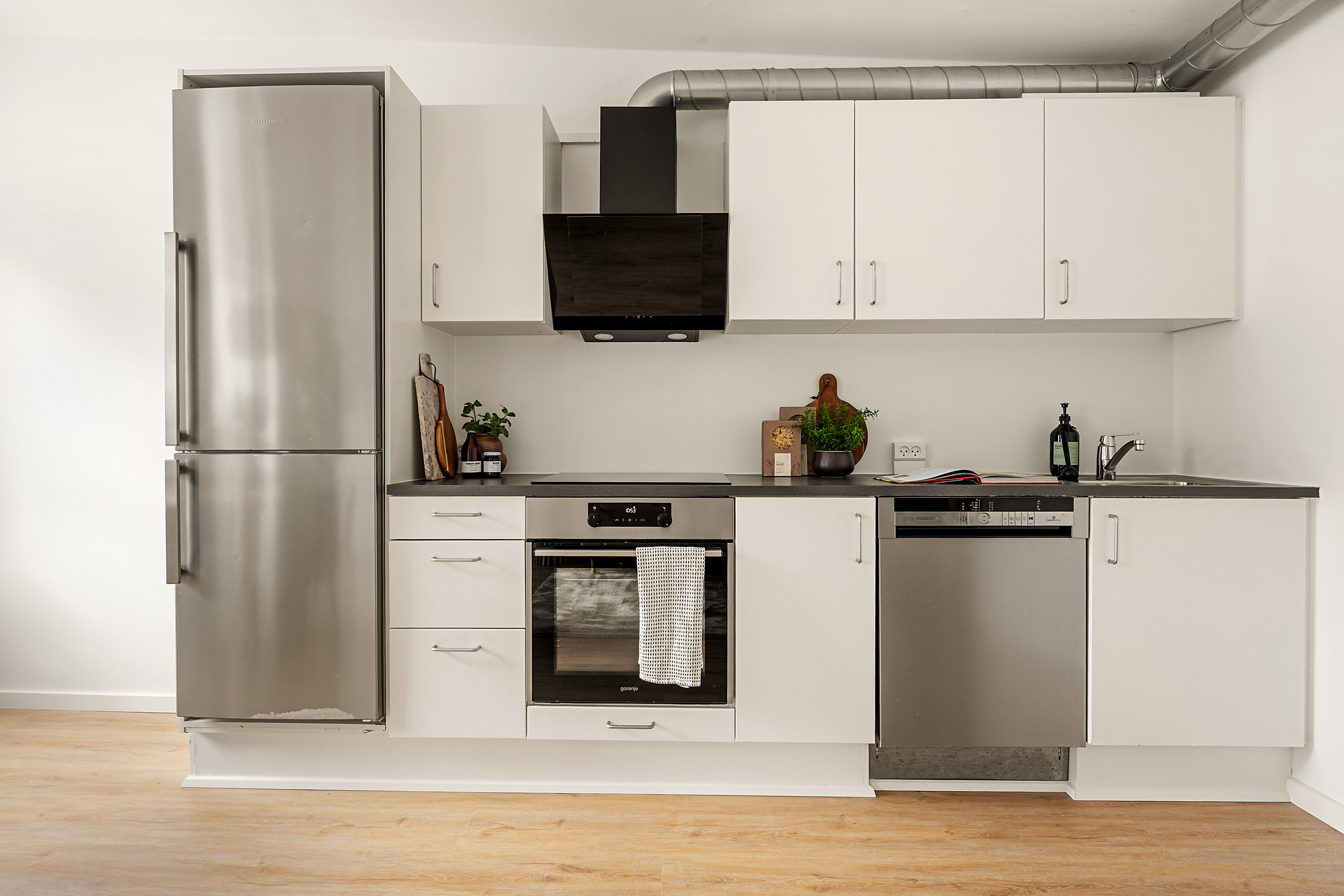 Fremhævet køkken billede i fuldskærmstilstand. Billede af Stubmøllevej 1, 2. 206., 2450 København SV