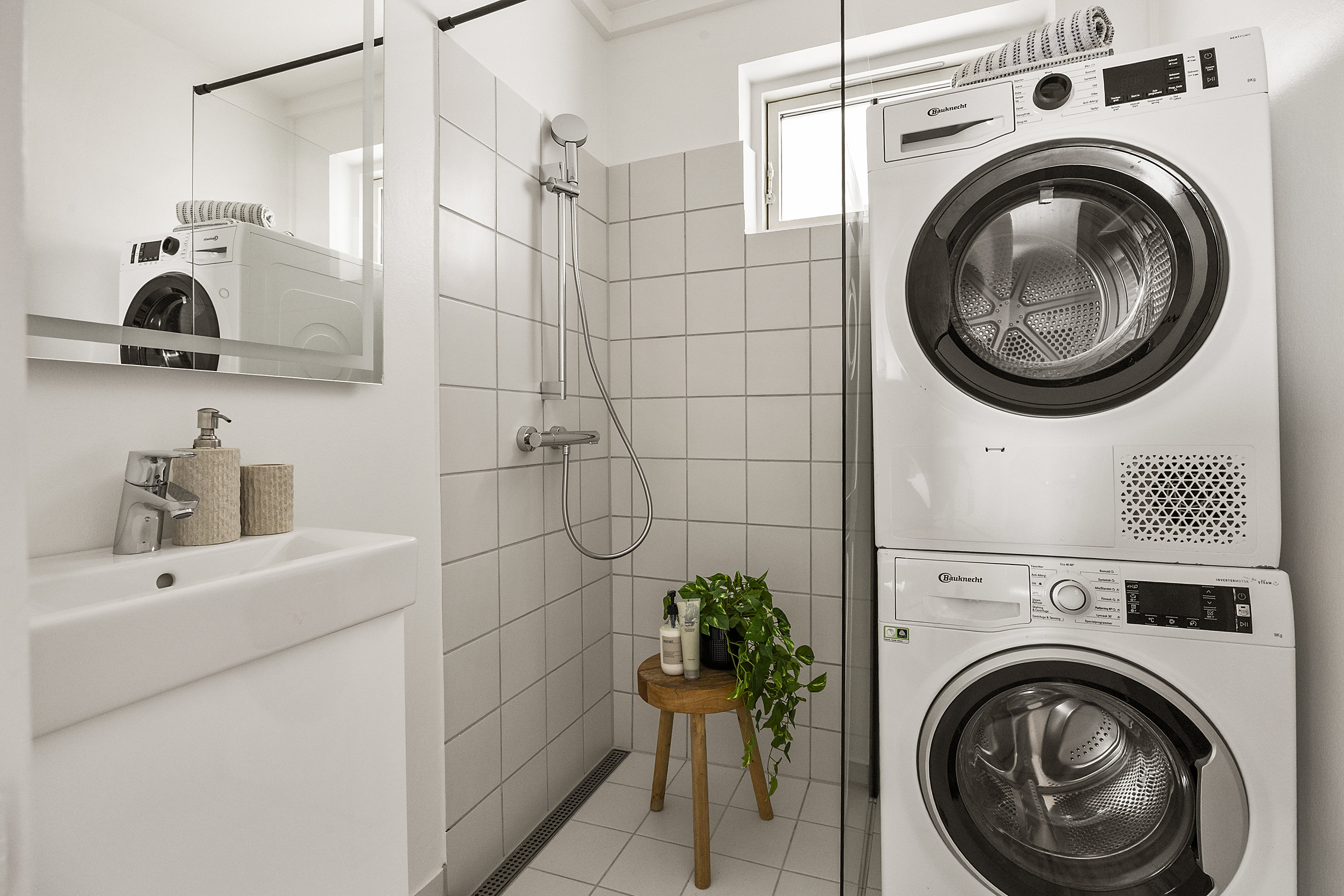 Fremhævet badeværelse billede i fuldskærmstilstand. Billede af Stubmøllevej 1, 2. 216., 2450 København SV