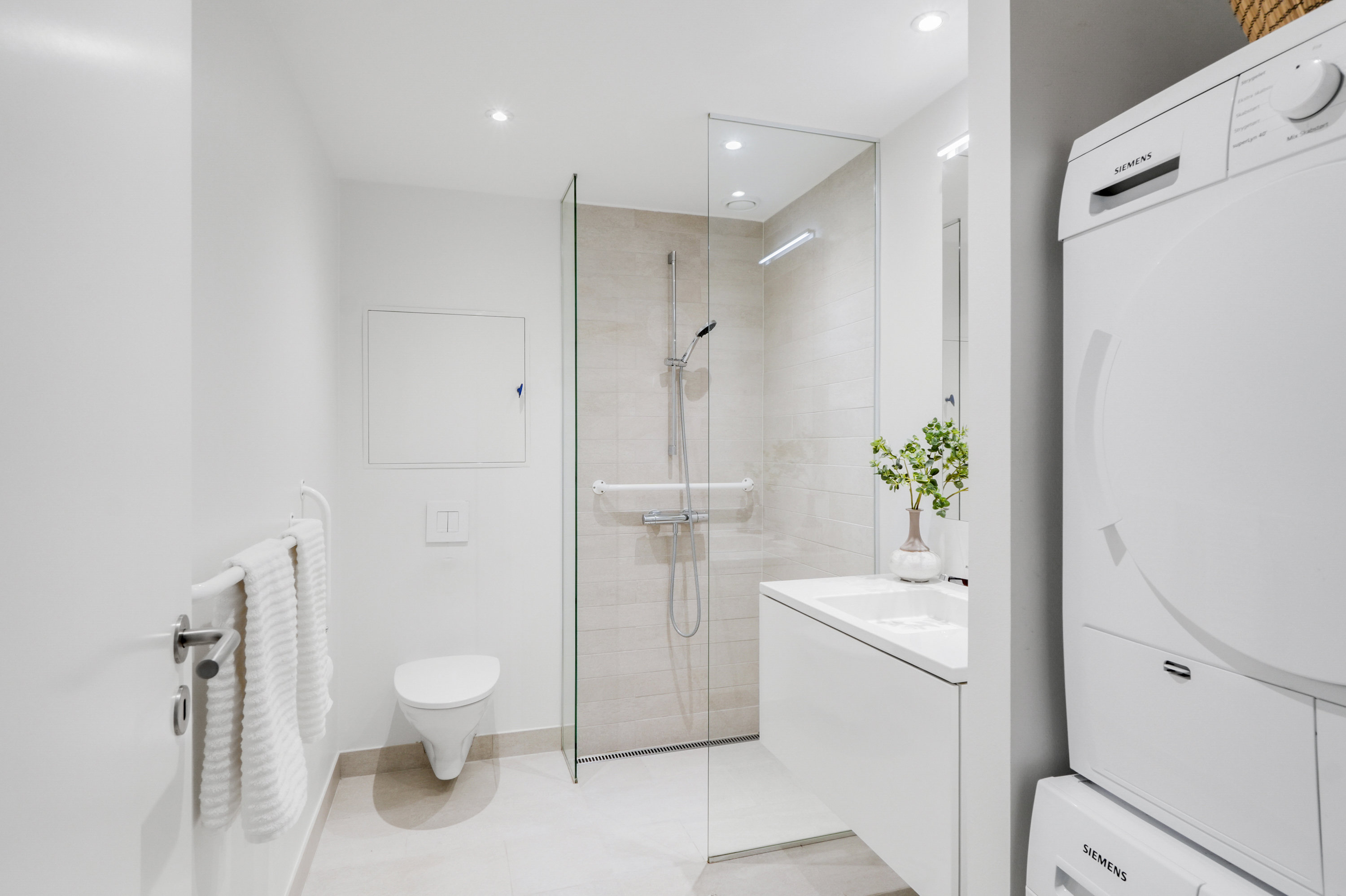 Fremhævet andet billede i fuldskærmstilstand. Billede af Martin Luther Kings Vej 13, 5. tv., 2450 København SV