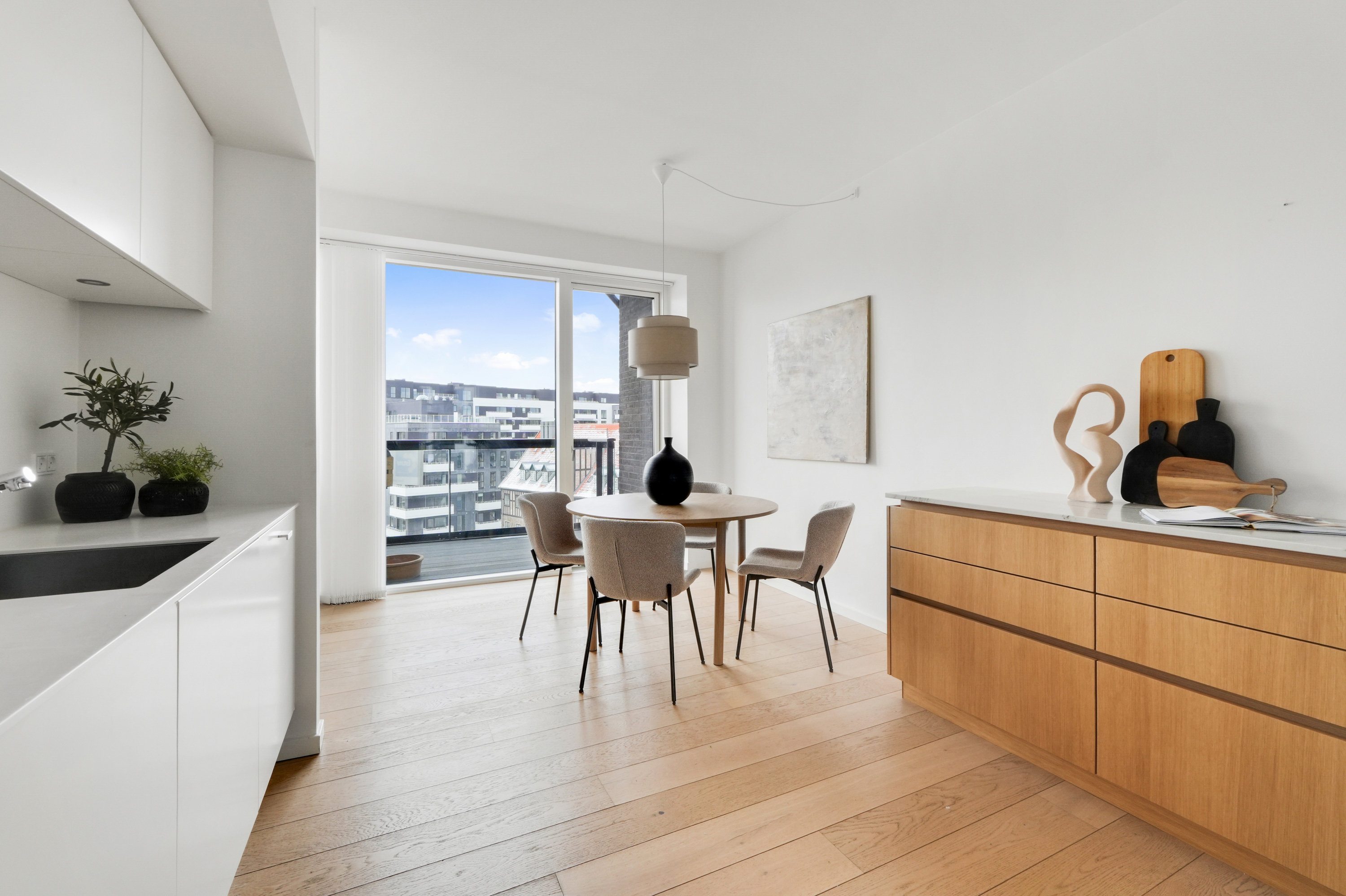 Fremhævet andet billede i fuldskærmstilstand. Billede af Martin Luther Kings Vej 13, 5. tv., 2450 København SV