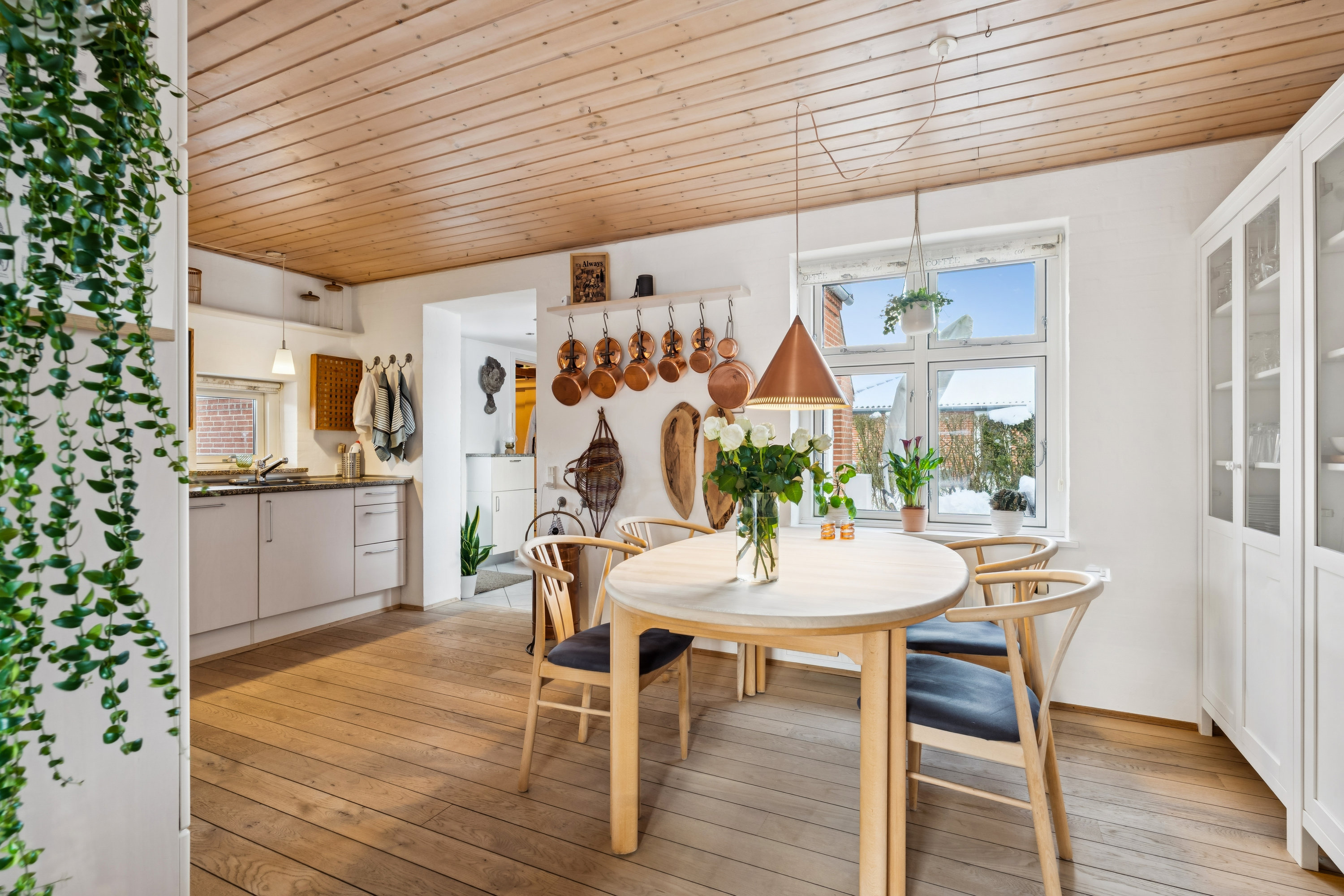 Fremhævet spiseplads billede i fuldskærmstilstand. Billede af Olinesmindevej 13, 8722 Hedensted