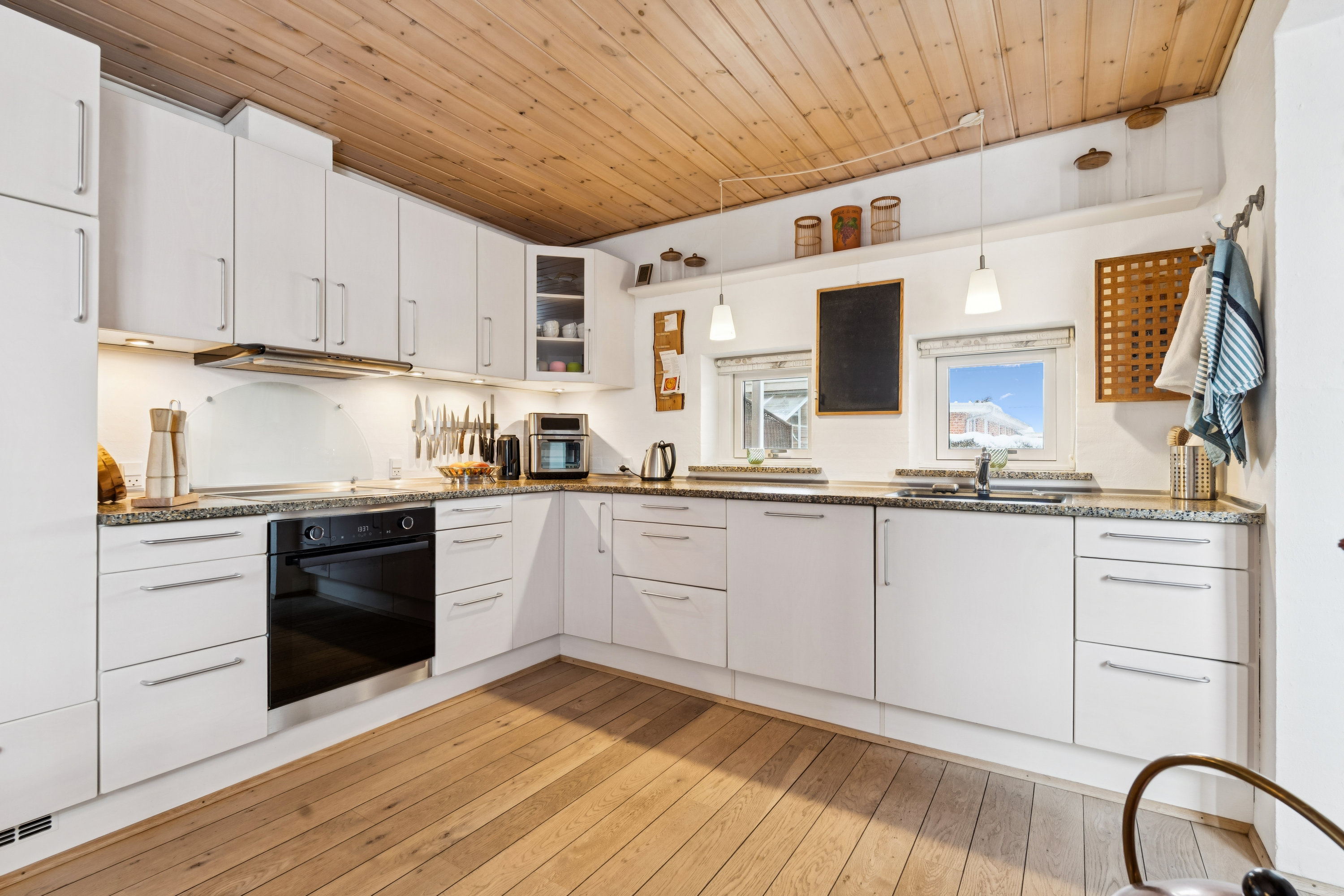 Fremhævet køkken billede i fuldskærmstilstand. Billede af Olinesmindevej 13, 8722 Hedensted