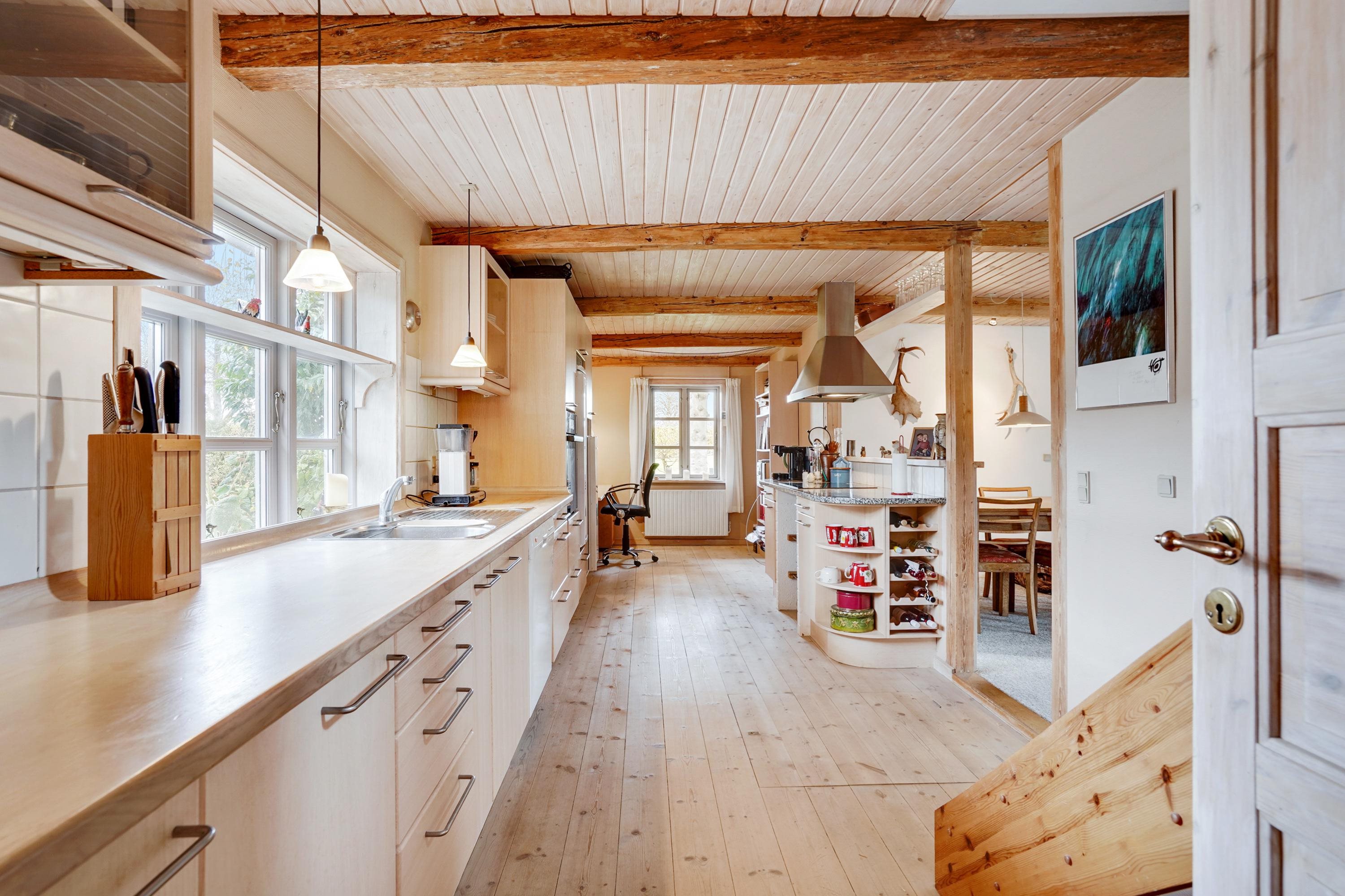 Fremhævet køkken billede i fuldskærmstilstand. Billede af Strandhuse 8, Bregninge, 4871 Horbelev