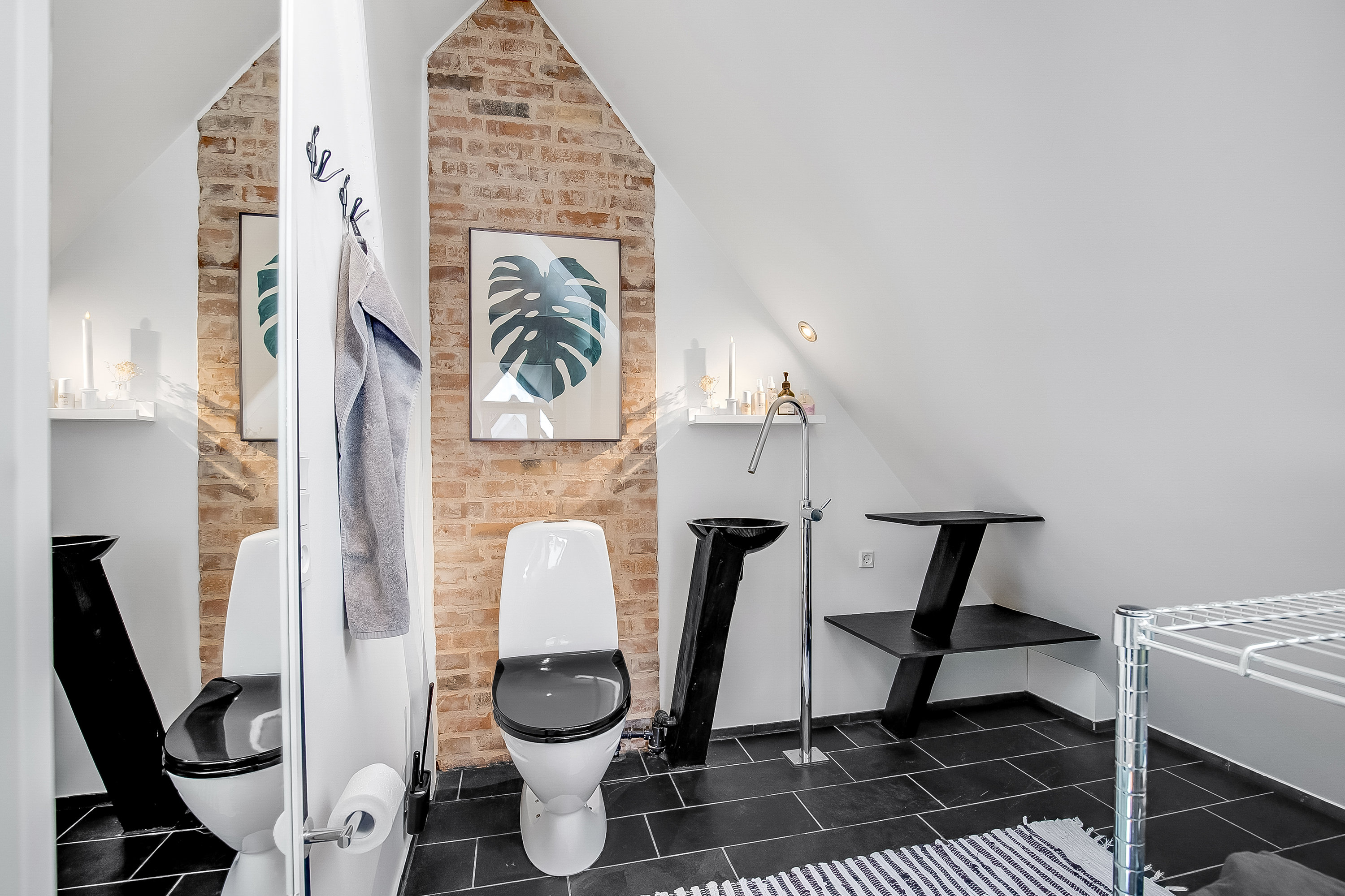 Fremhævet toilet billede i fuldskærmstilstand. Billede af Knudsgade 9, 7100 Vejle