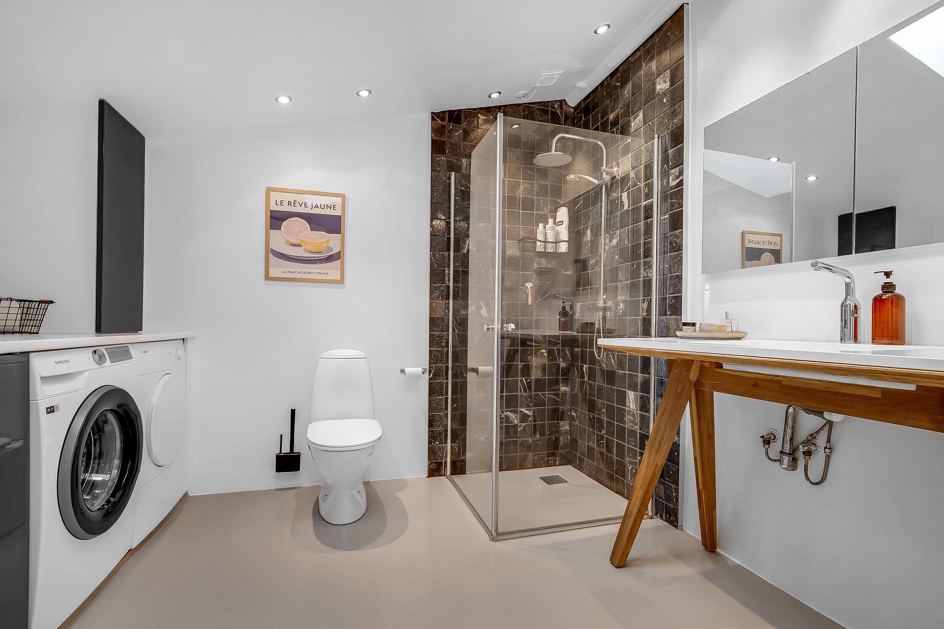 Fremhævet badeværelse billede i fuldskærmstilstand. Billede af Knudsgade 9, 7100 Vejle