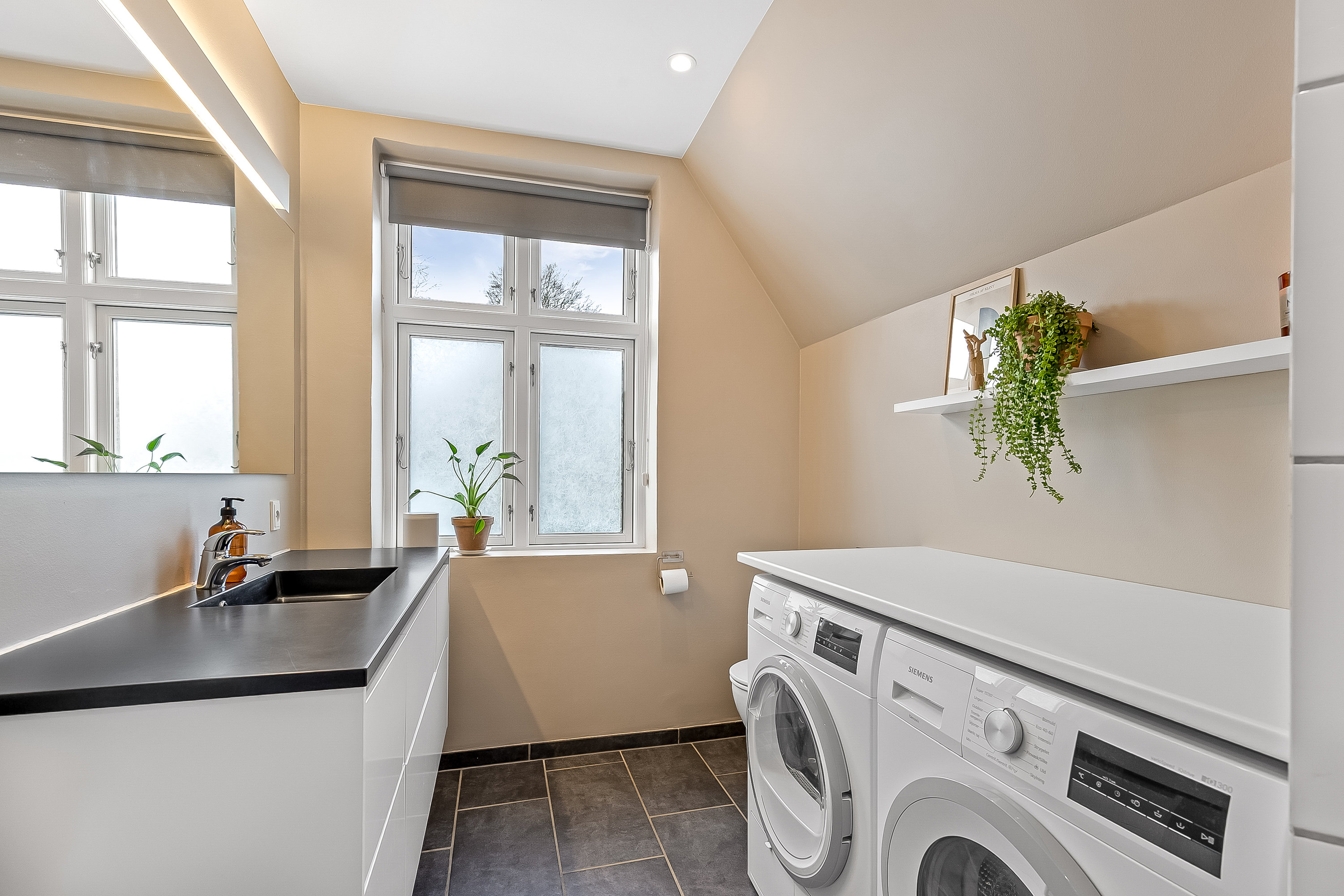 Fremhævet badeværelse billede i fuldskærmstilstand. Billede af St Bjerggade 8, 7100 Vejle