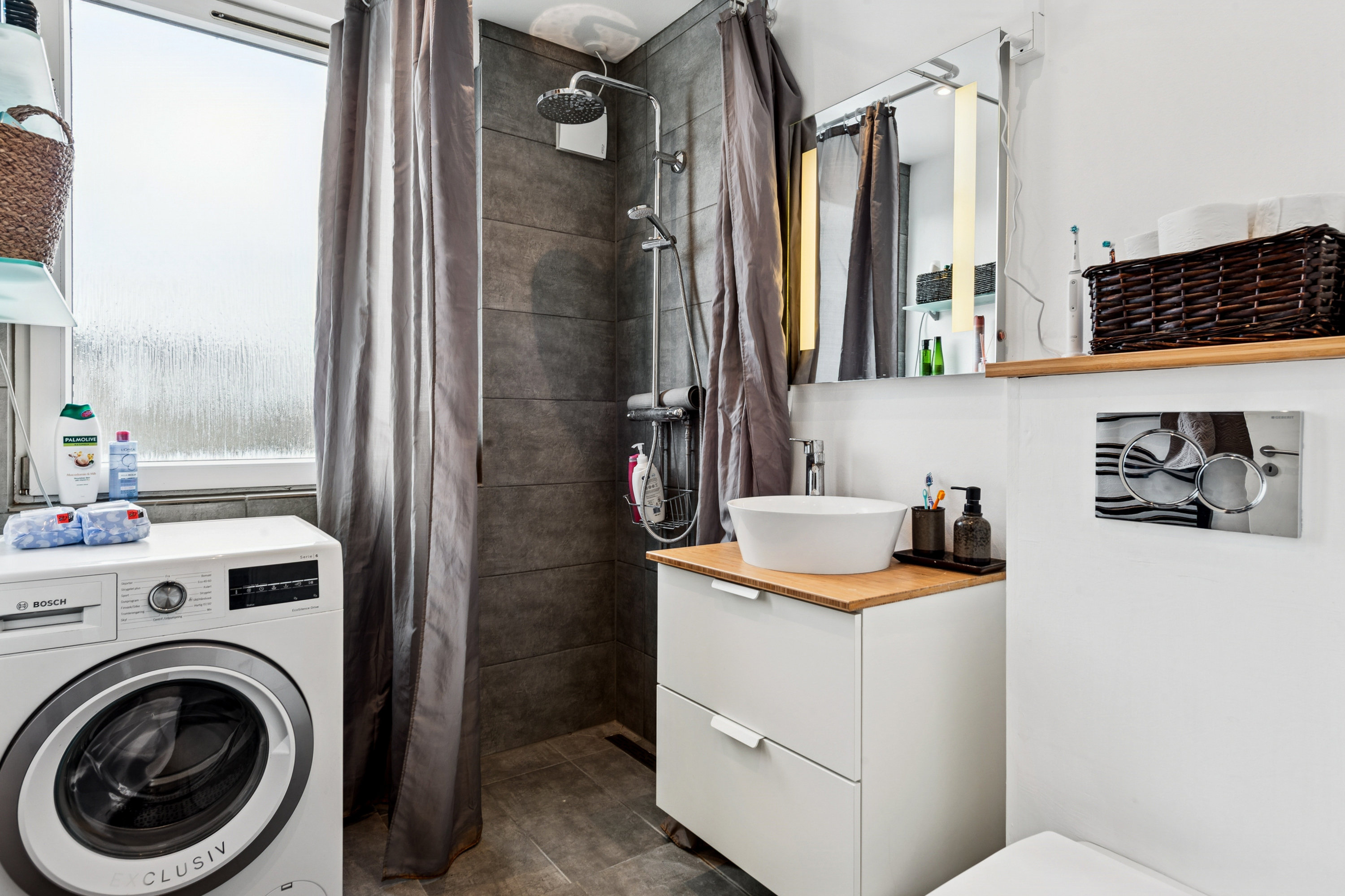 Fremhævet badeværelse billede i fuldskærmstilstand. Billede af Elmehusene 48, 2600 Glostrup