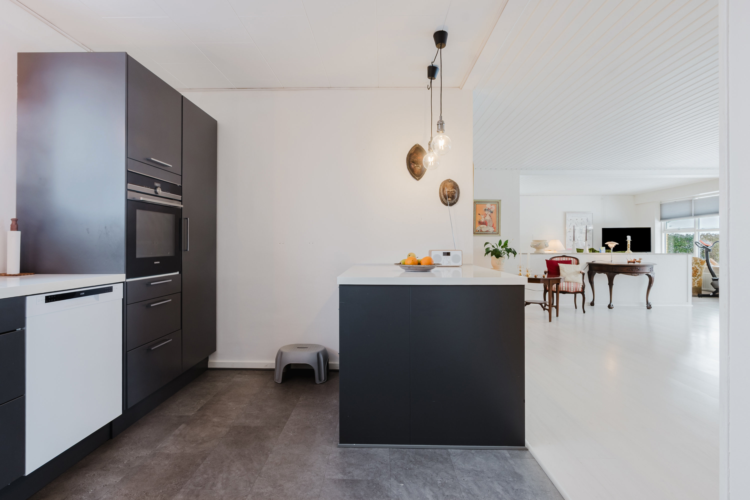 Fremhævet køkken billede i fuldskærmstilstand. Billede af Tjørnevej 8, 5400 Bogense