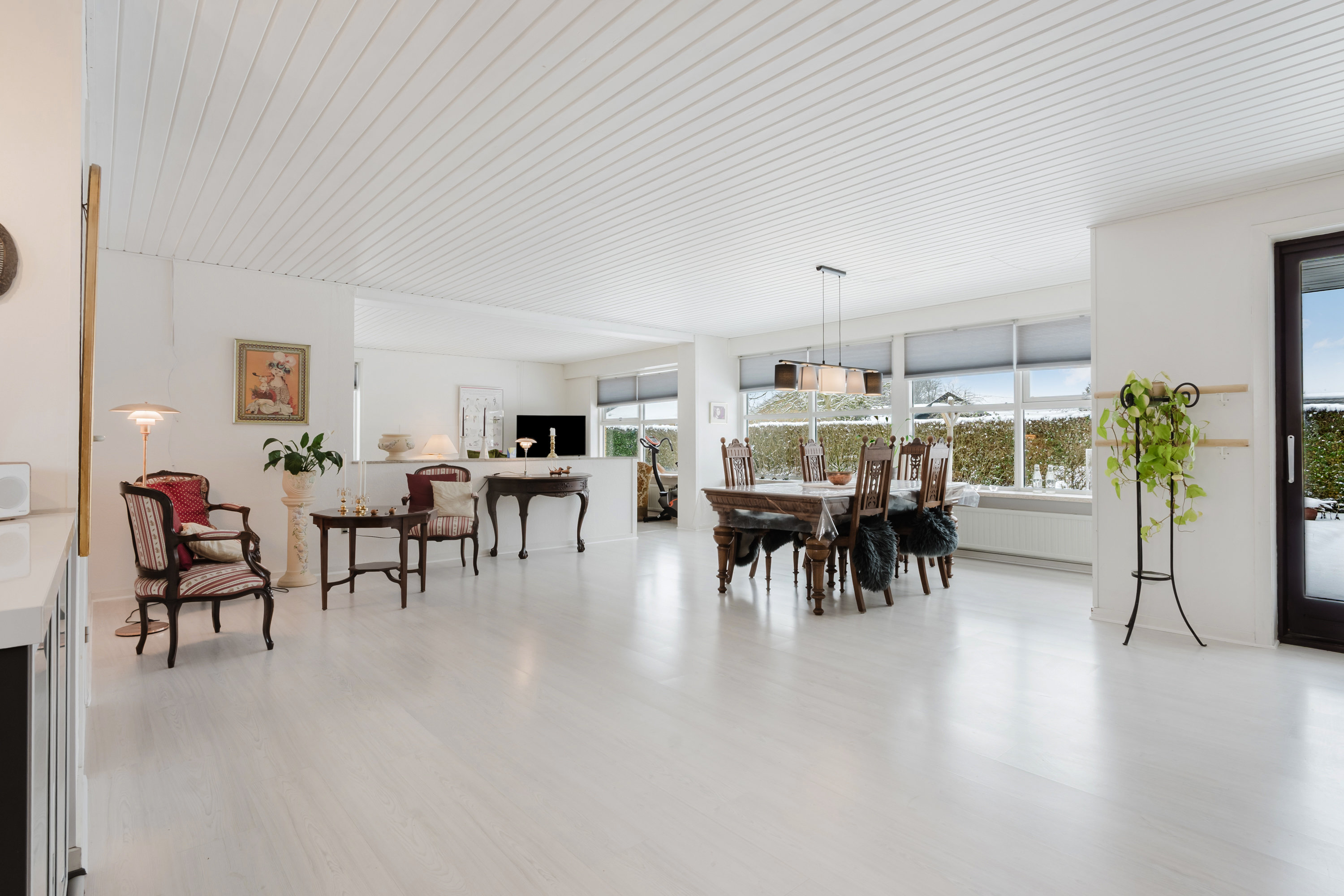 Fremhævet stue billede i fuldskærmstilstand. Billede af Tjørnevej 8, 5400 Bogense