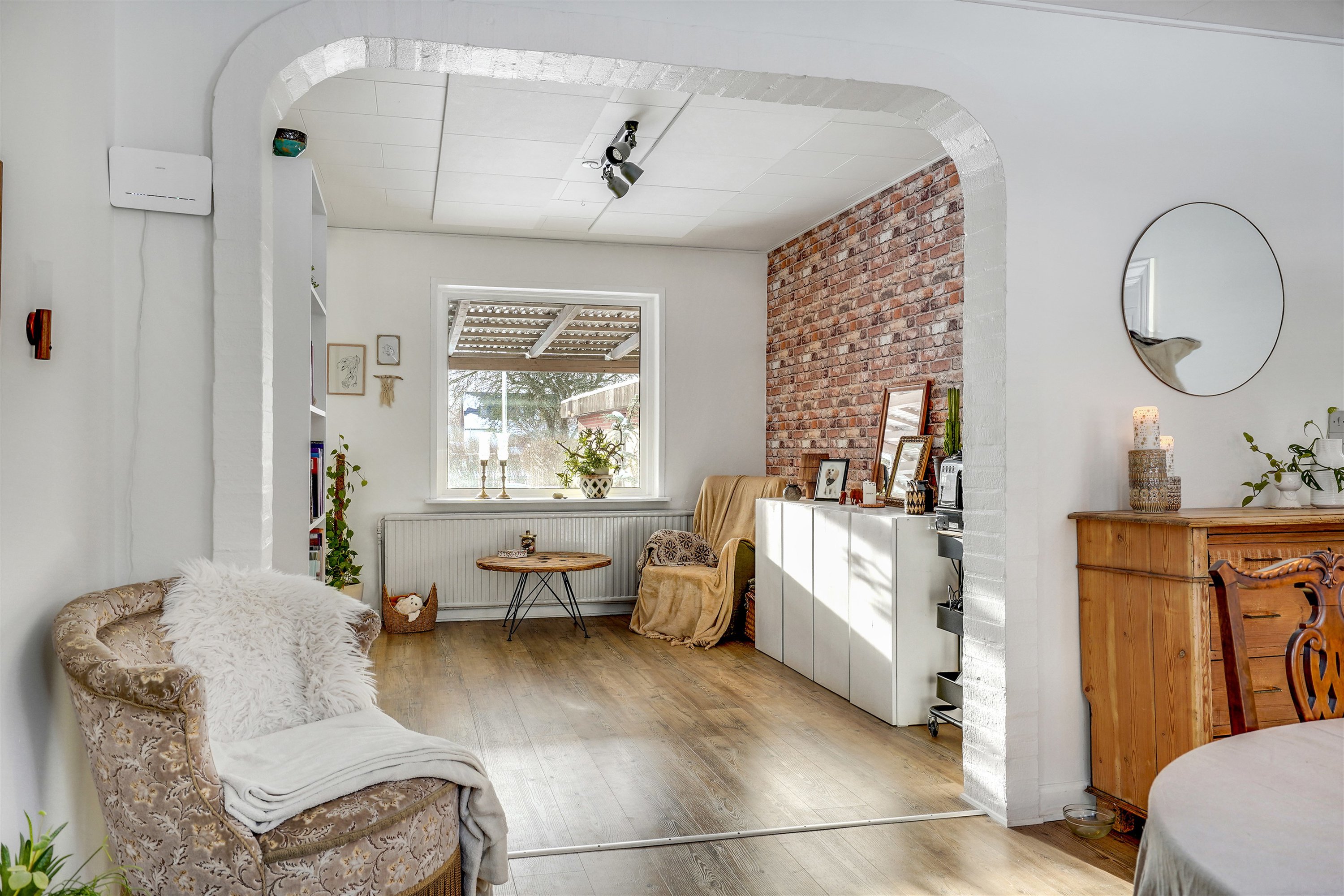 Fremhævet stue billede i fuldskærmstilstand. Billede af Godthåbsvej 23, 6690 Gørding