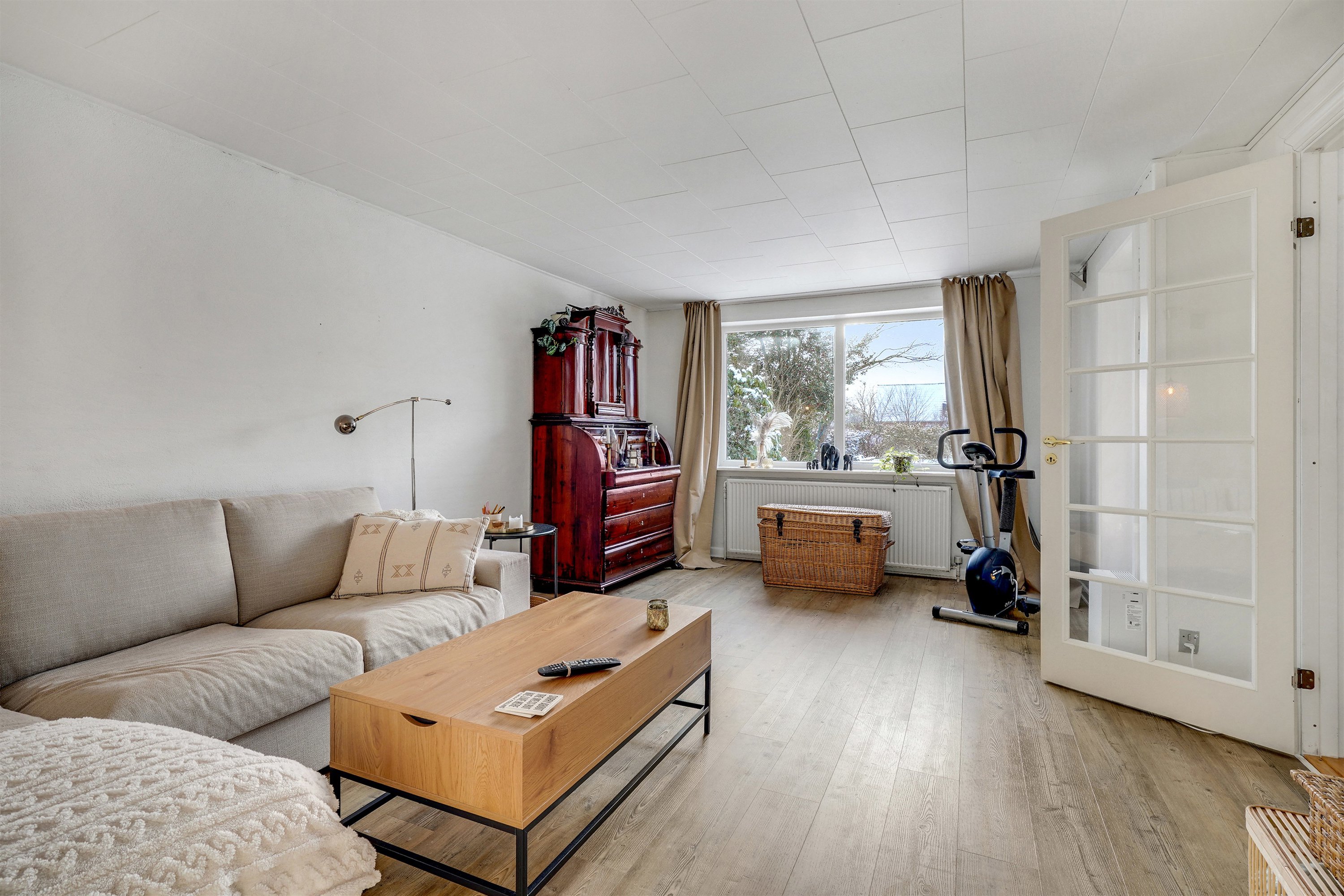 Fremhævet stue billede i fuldskærmstilstand. Billede af Godthåbsvej 23, 6690 Gørding