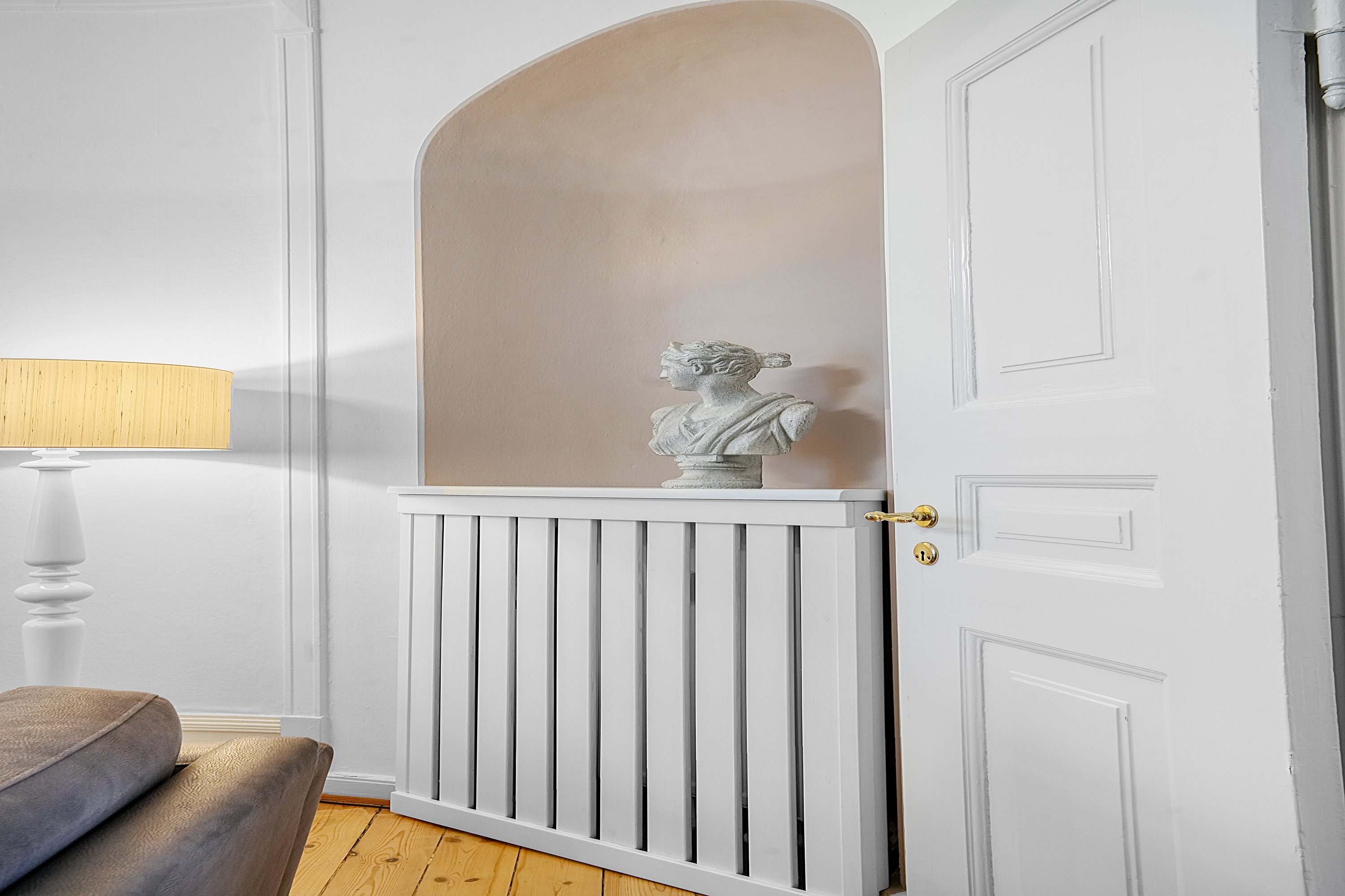 Fremhævet stue billede i fuldskærmstilstand. Billede af Strandagervej 24, 2900 Hellerup