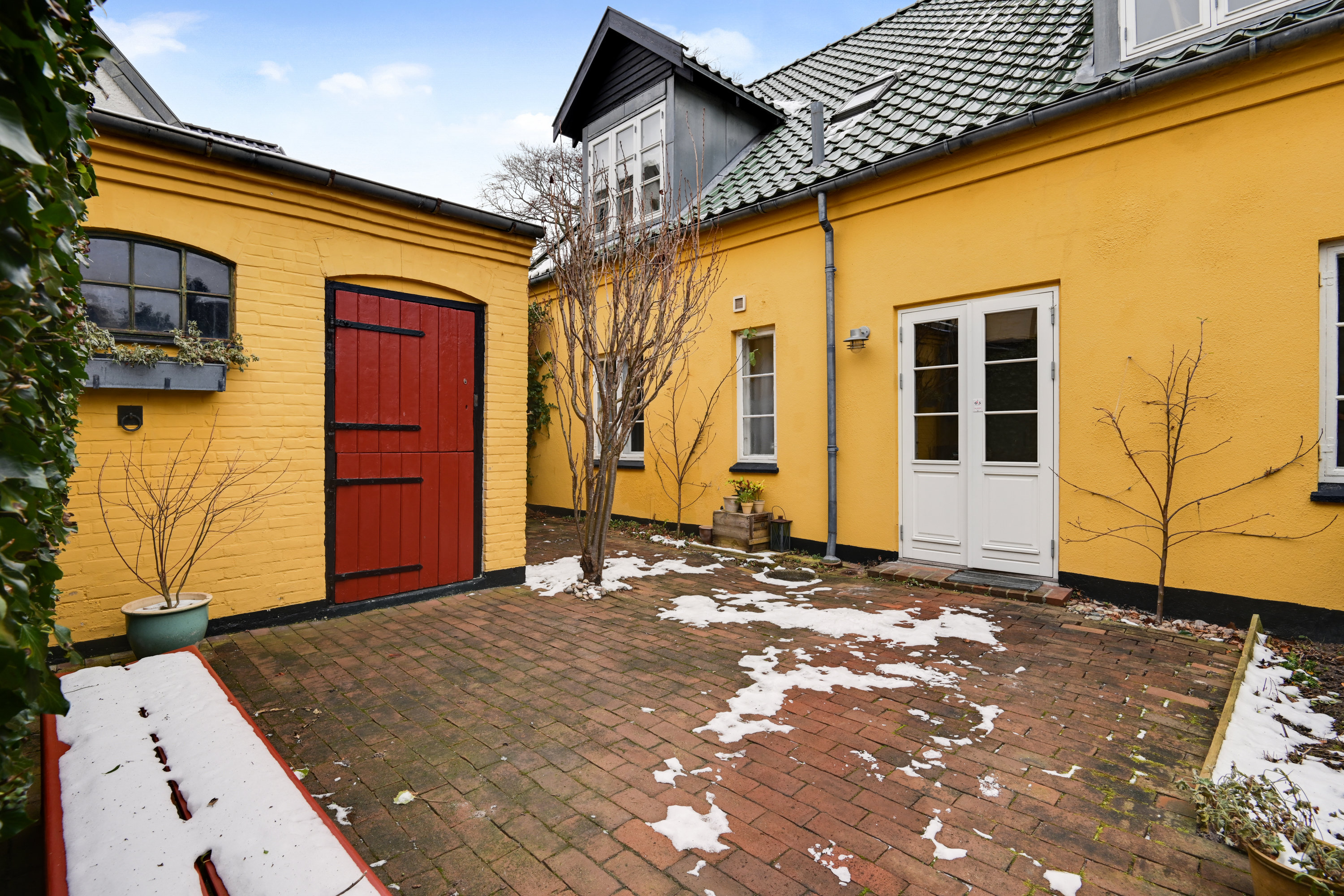 Fremhævet andet billede i fuldskærmstilstand. Billede af Strandvejen 649, 2930 Klampenborg