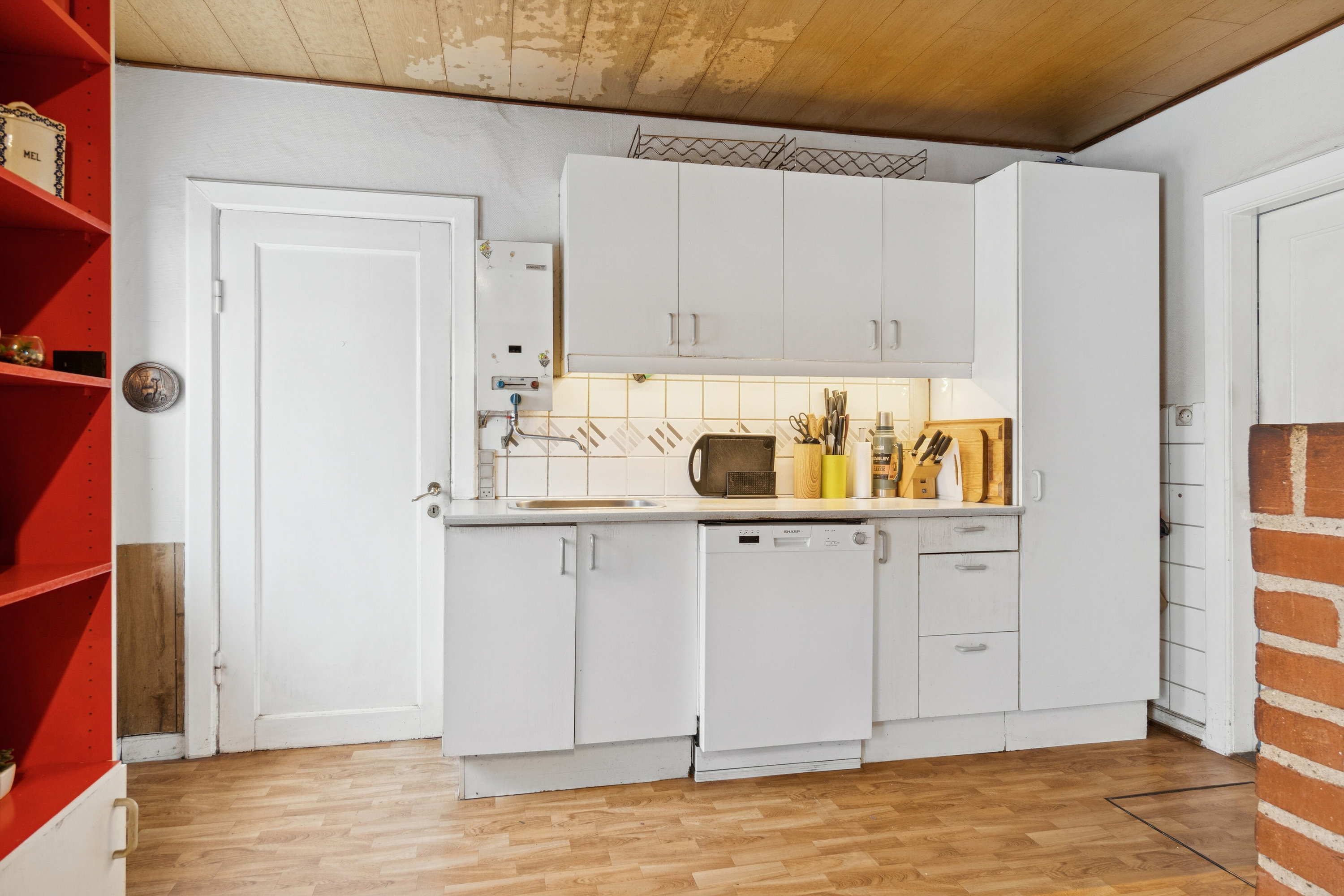 Fremhævet køkken billede i fuldskærmstilstand. Billede af Knudsbølvej 15, Bølling, 6040 Egtved