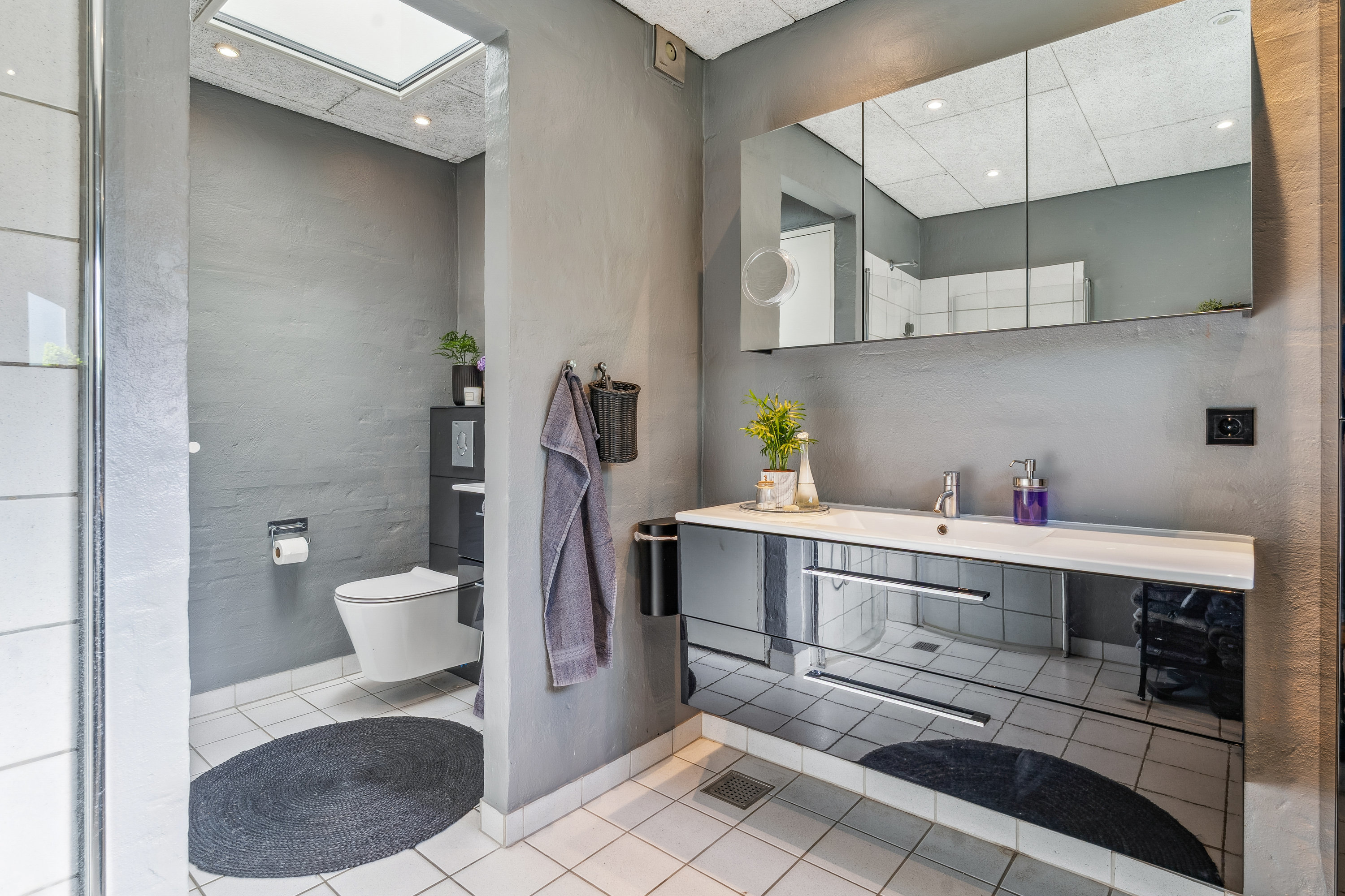 Fremhævet badeværelse billede i fuldskærmstilstand. Billede af Kirkestien 51, Ødsted, 7100 Vejle