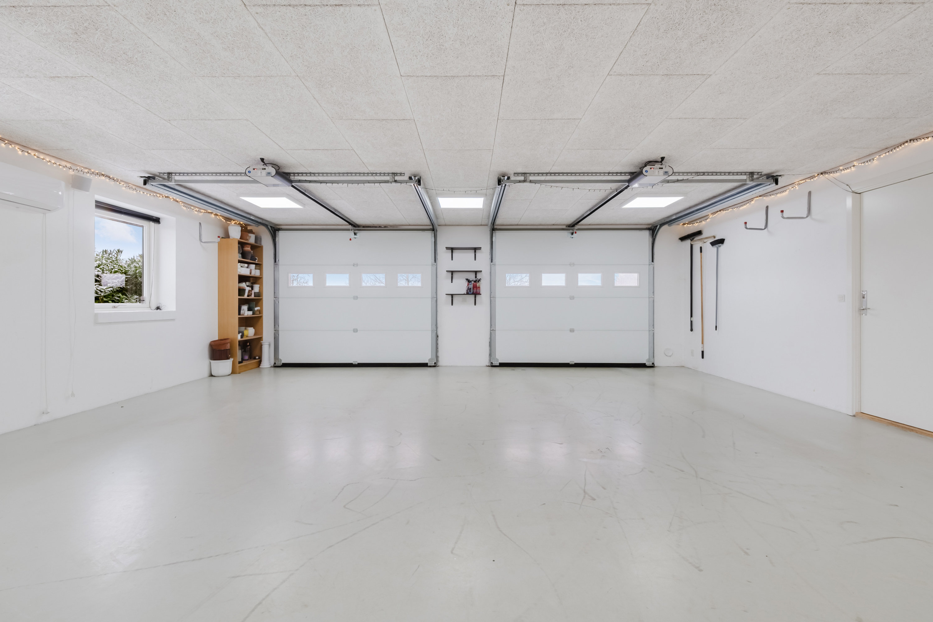 Fremhævet garage billede i fuldskærmstilstand. Billede af Søndermarken 85, 5580 Nørre Aaby