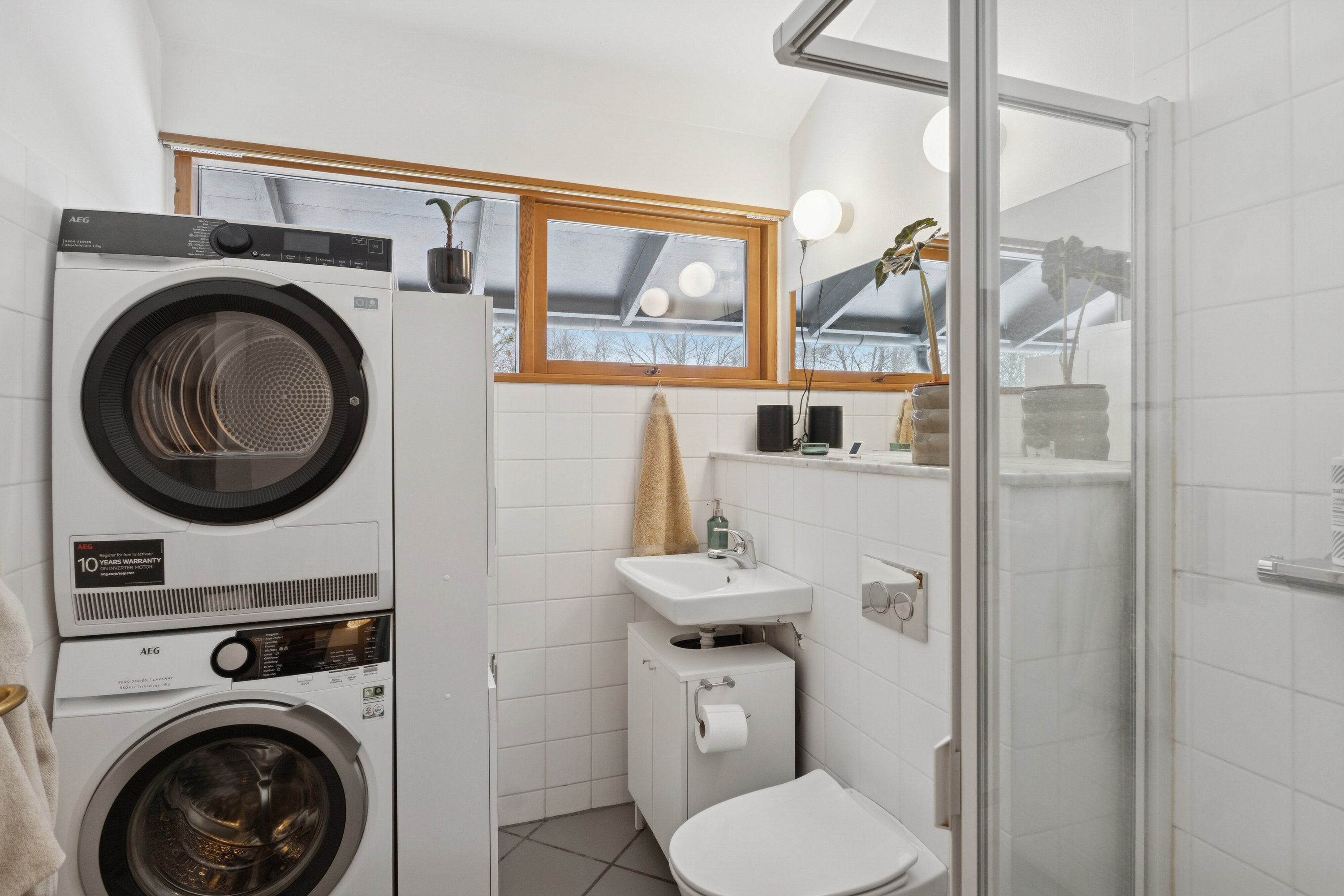 Fremhævet badeværelse billede i fuldskærmstilstand. Billede af Dianas Have 36, 2970 Hørsholm