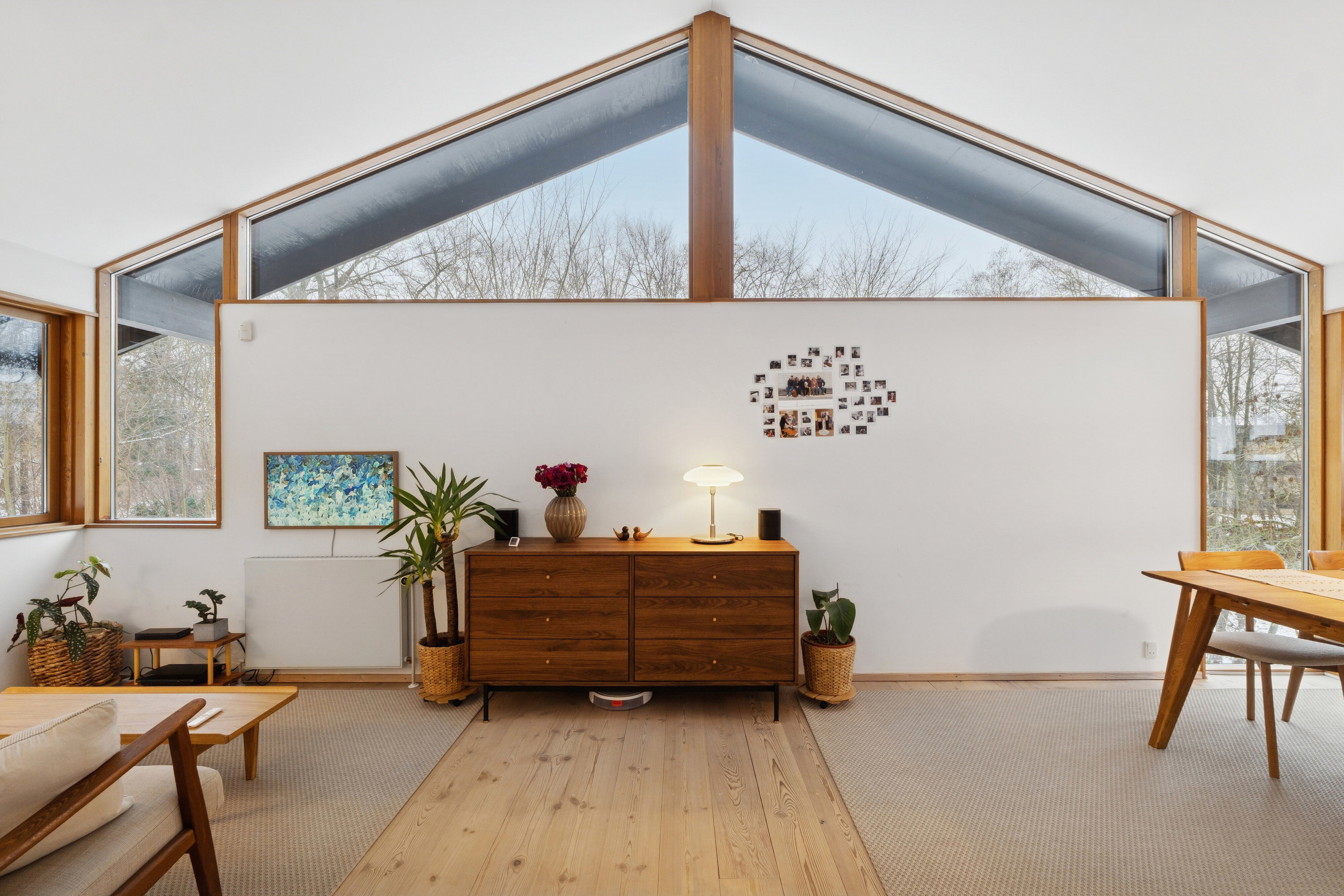 Fremhævet stue billede i fuldskærmstilstand. Billede af Dianas Have 36, 2970 Hørsholm