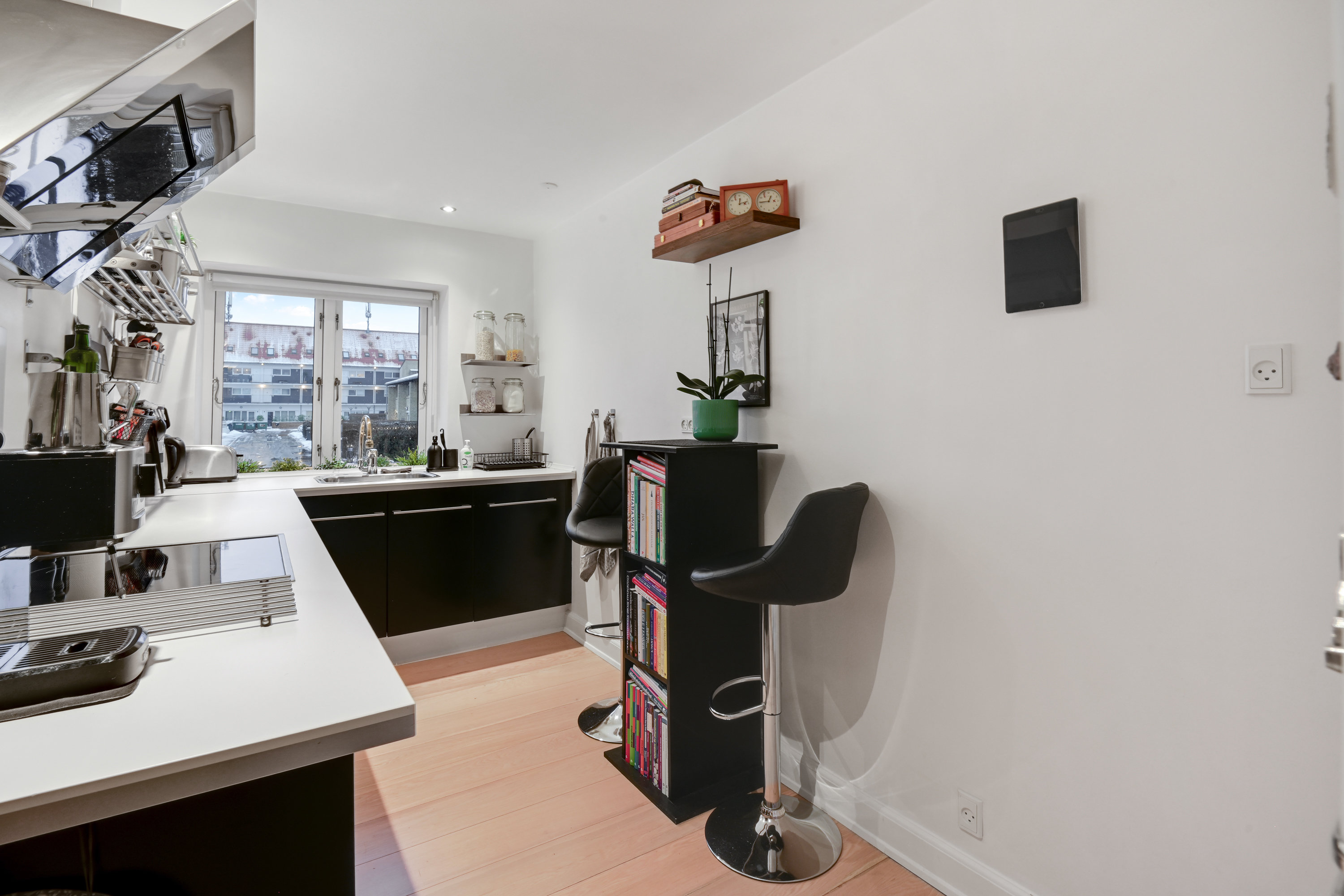 Fremhævet andet billede i fuldskærmstilstand. Billede af Bonkesvej 10, st.. tv., 2650 Hvidovre