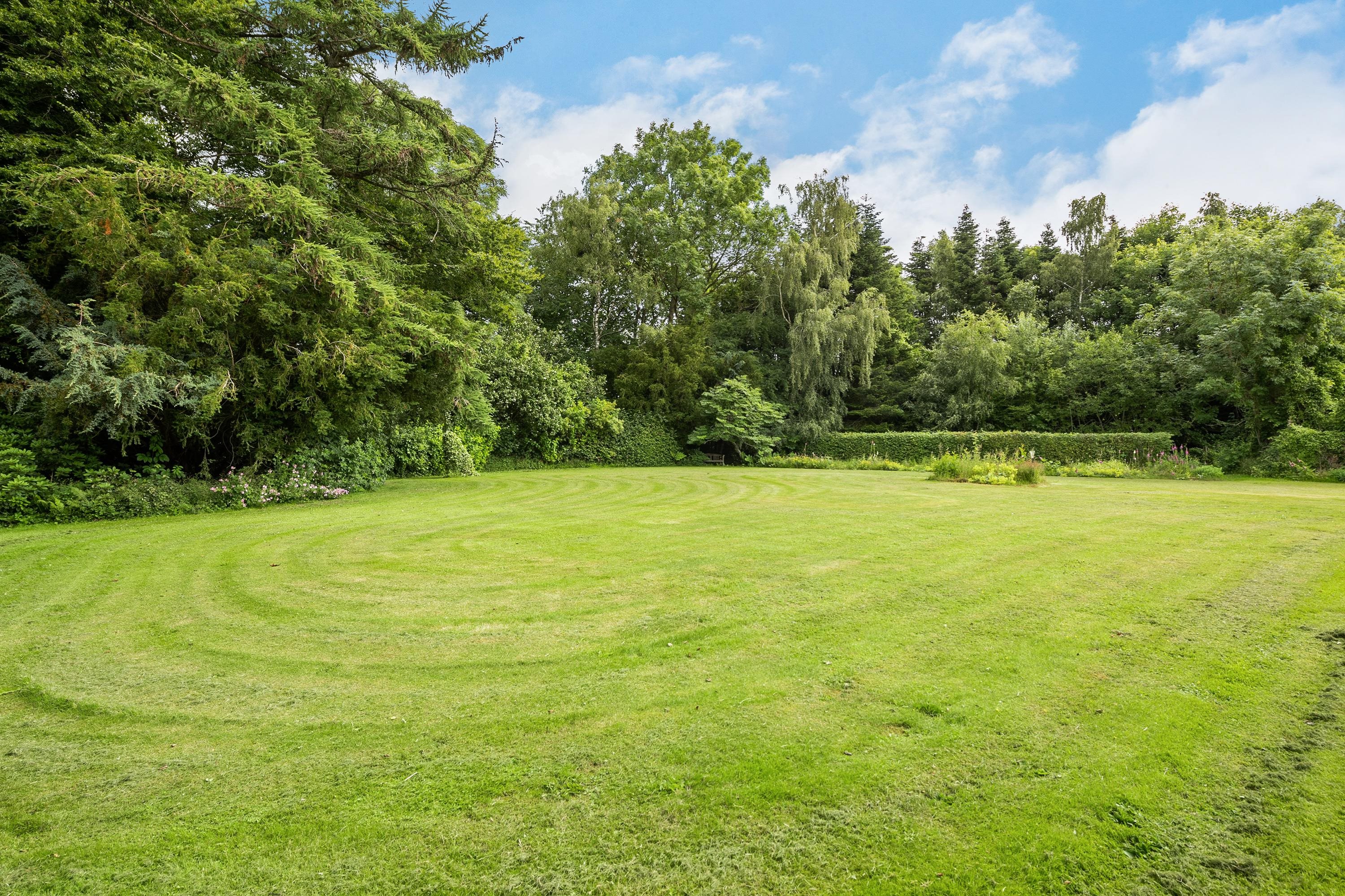 Fremhævet have billede i fuldskærmstilstand. Billede af Flemmingvej 22, 8762 Flemming