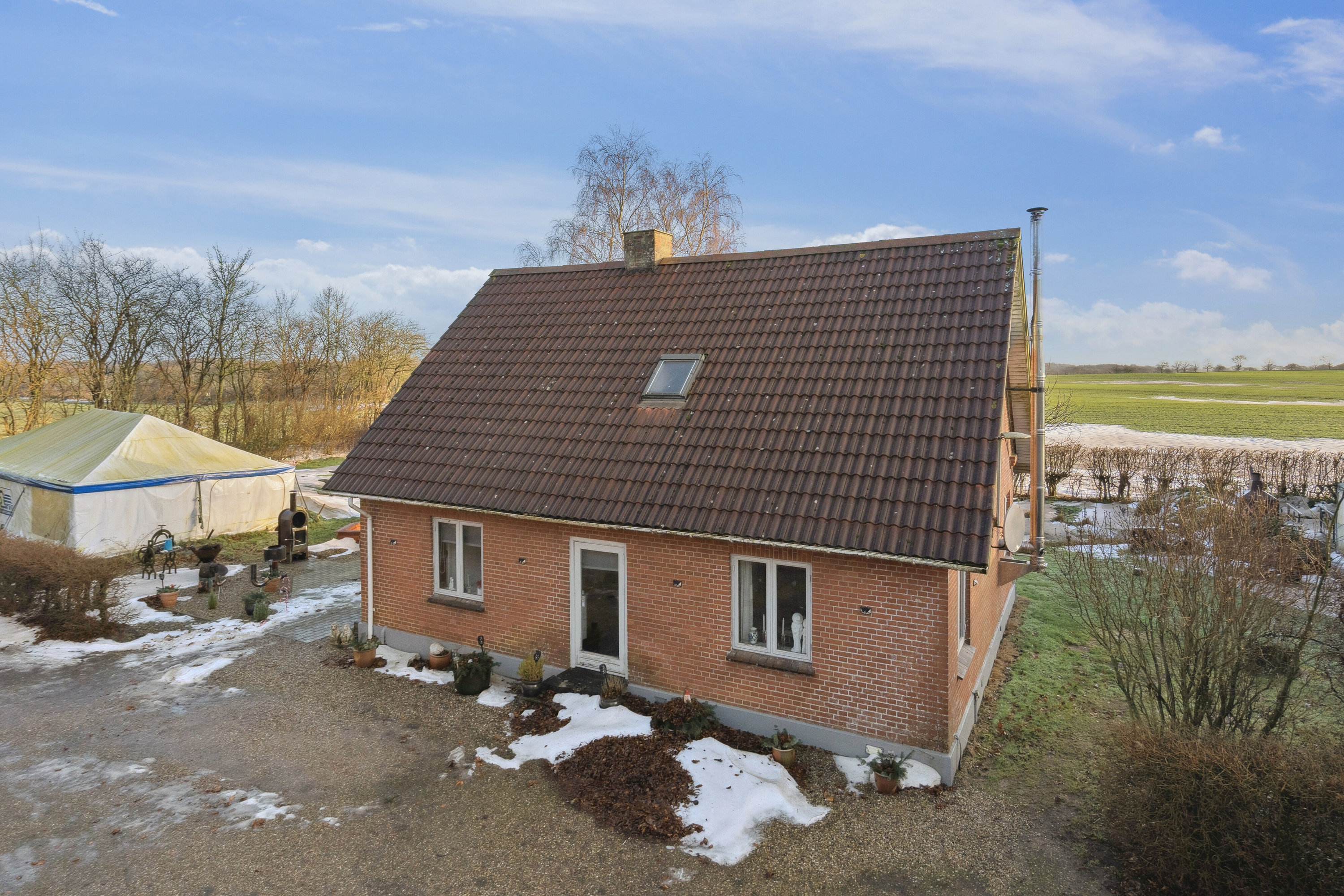 Fremhævet udendørs billede i fuldskærmstilstand. Billede af Knudsbølvej 15, Bølling, 6040 Egtved