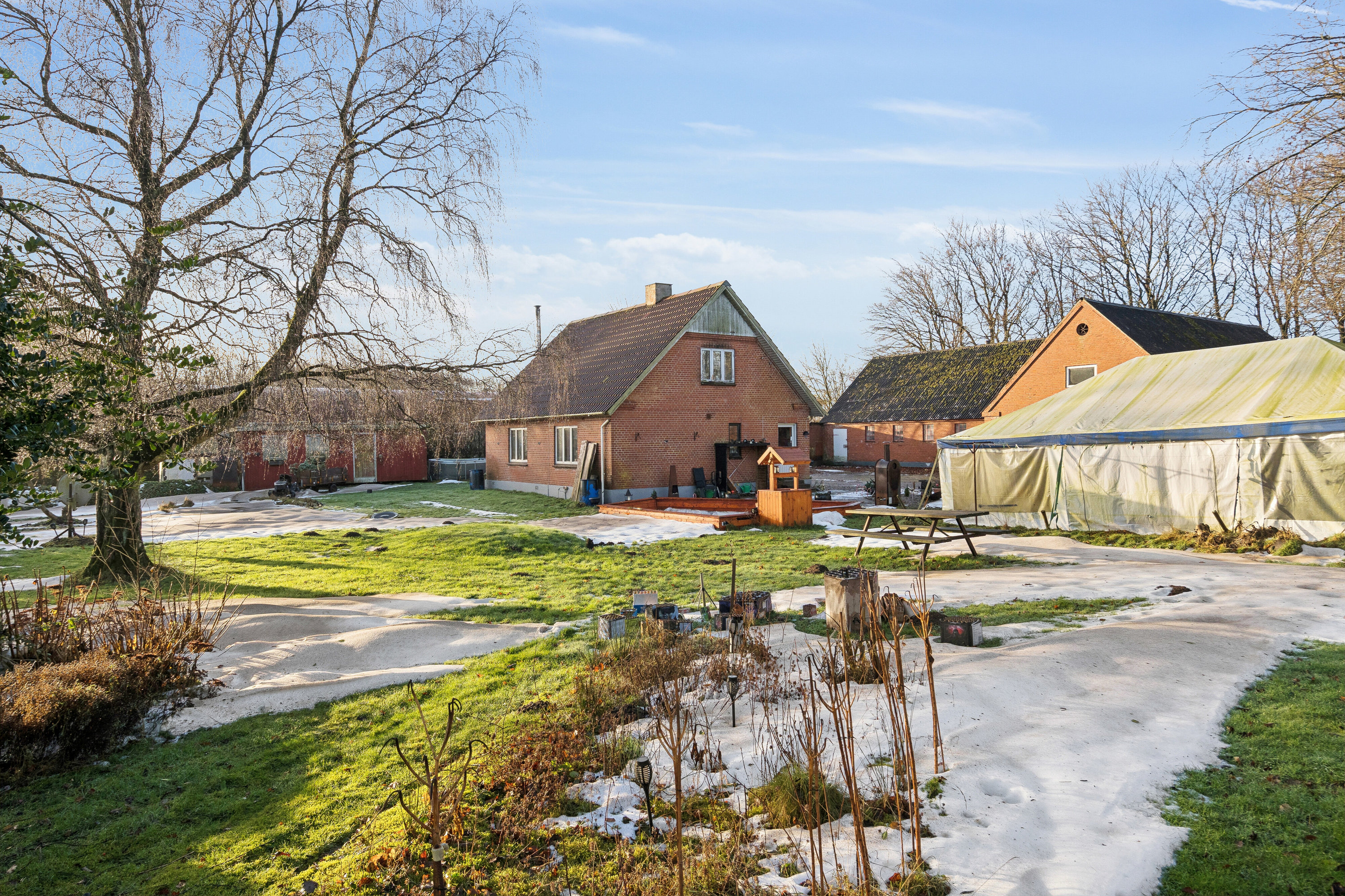 Fremhævet set fra haven billede i fuldskærmstilstand. Billede af Knudsbølvej 15, Bølling, 6040 Egtved