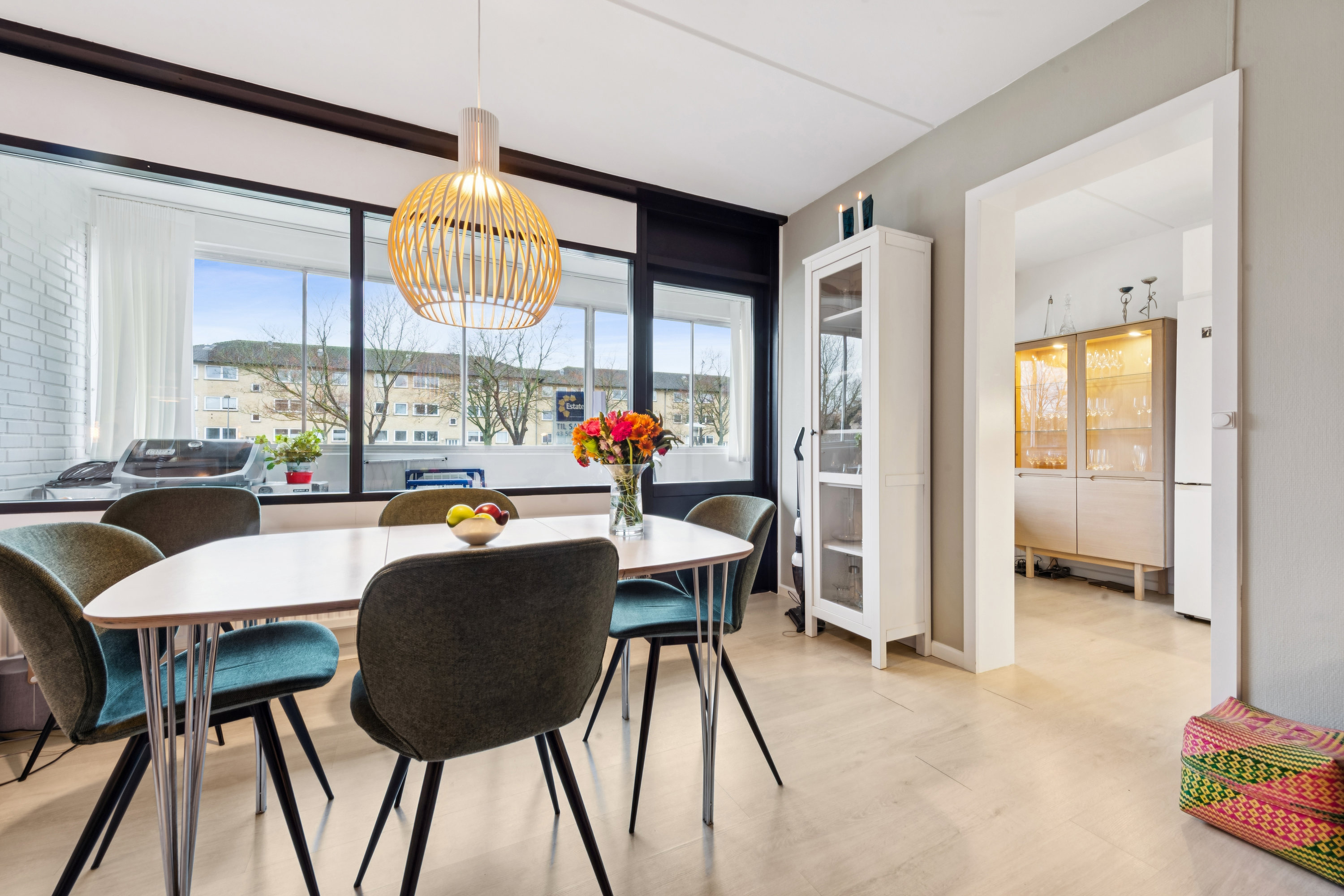 Fremhævet stue billede i fuldskærmstilstand. Billede af Lindebo 25, st.. 148., 2630 Taastrup