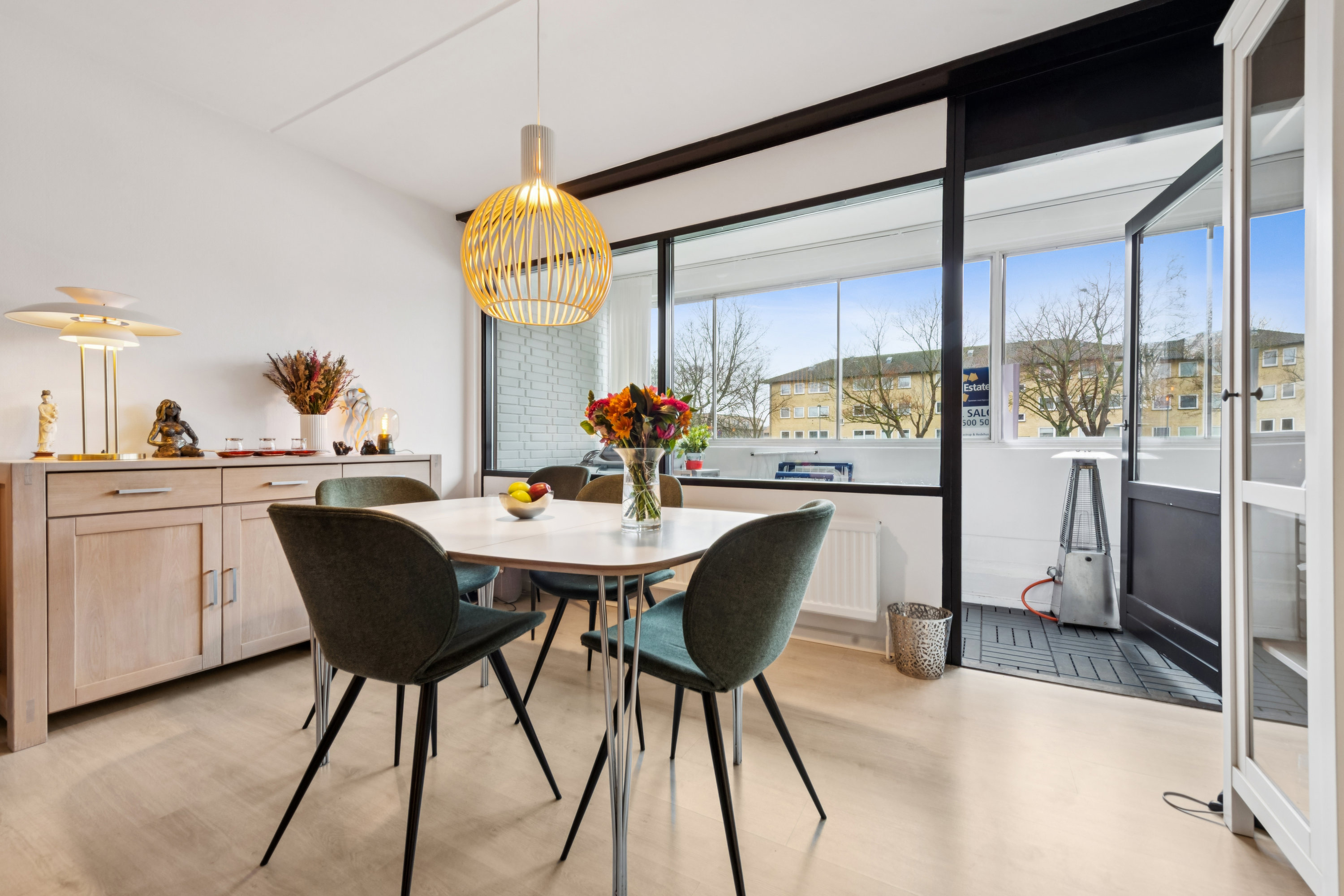 Fremhævet stue billede i fuldskærmstilstand. Billede af Lindebo 25, st.. 148., 2630 Taastrup