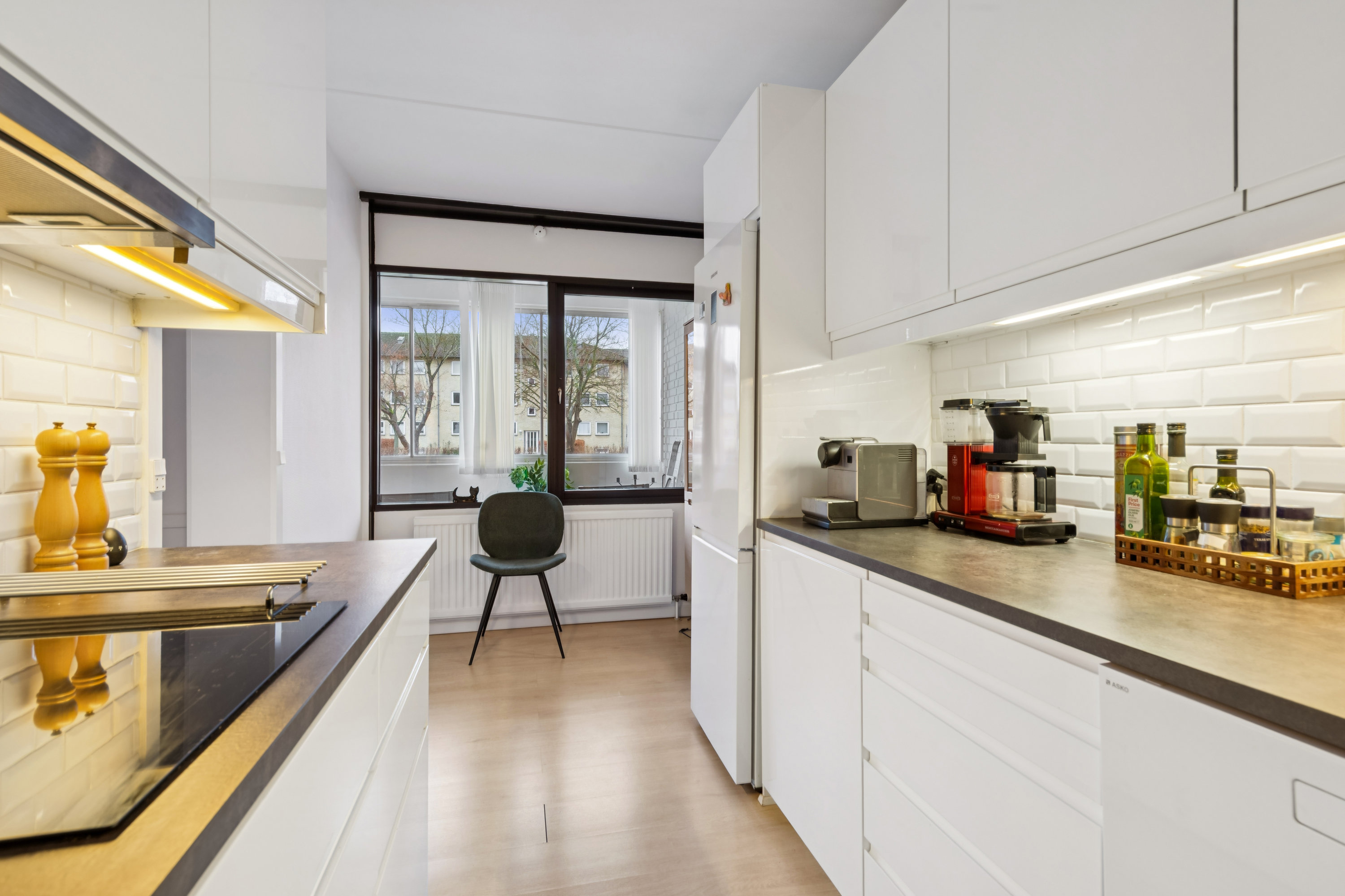 Fremhævet køkken billede i fuldskærmstilstand. Billede af Lindebo 25, st.. 148., 2630 Taastrup