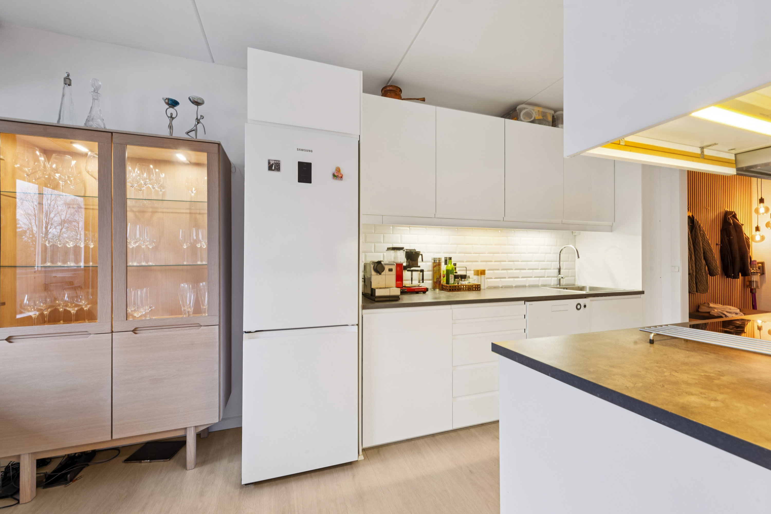 Fremhævet køkken billede i fuldskærmstilstand. Billede af Lindebo 25, st.. 148., 2630 Taastrup