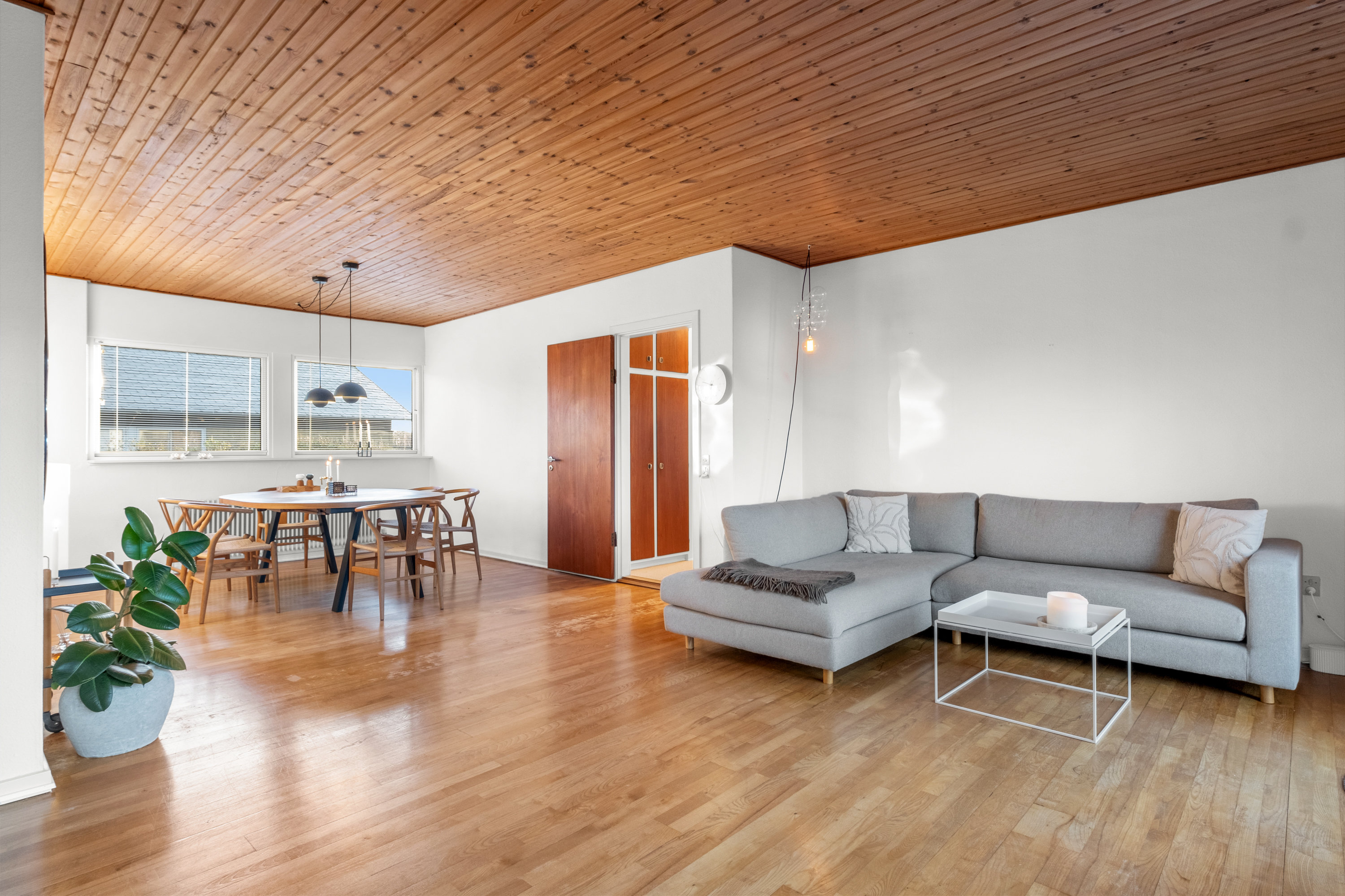 Fremhævet stue billede i fuldskærmstilstand. Billede af Spergelbakken 7, 8520 Lystrup