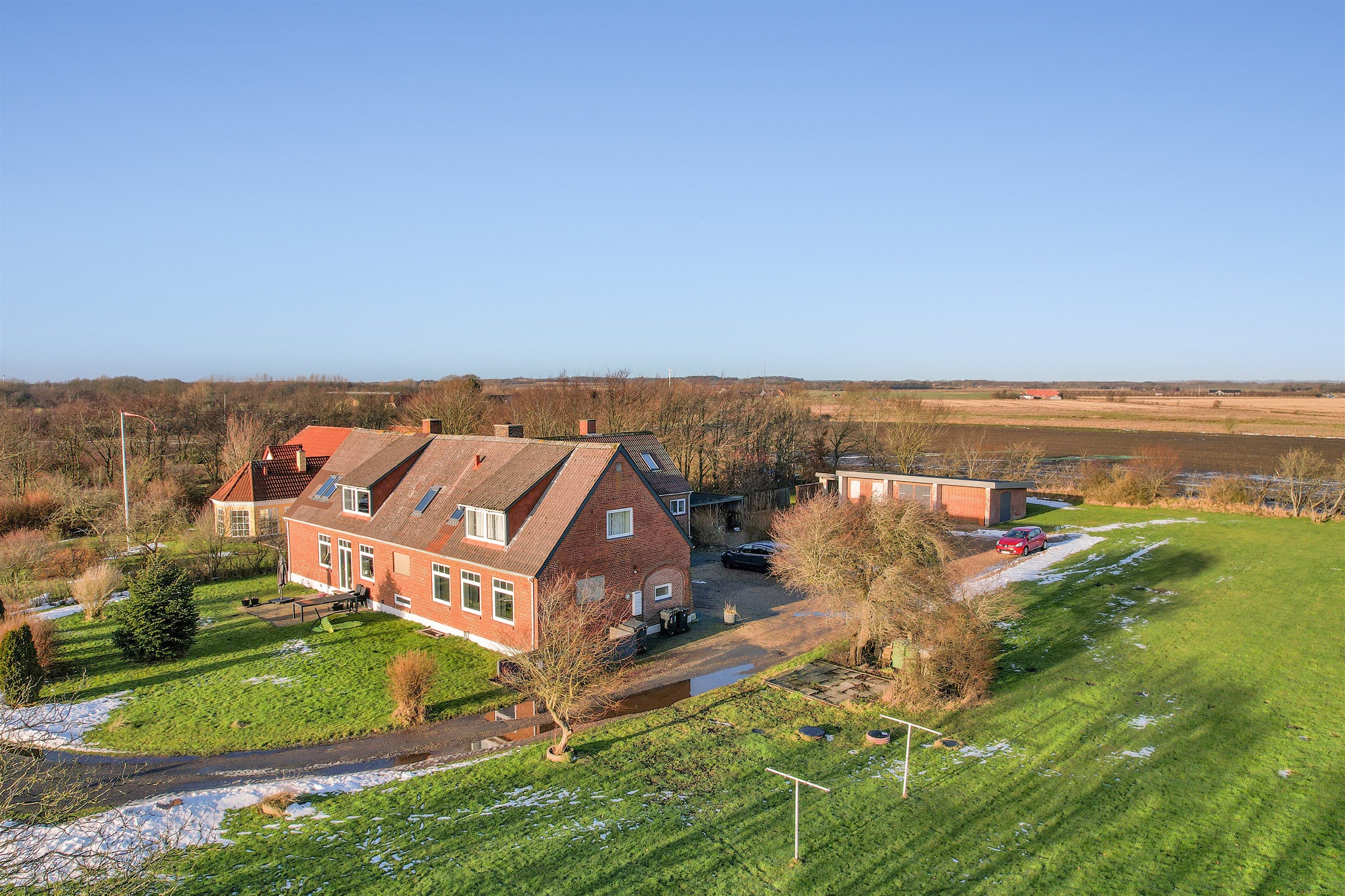 Fremhævet luftfoto billede i fuldskærmstilstand. Billede af Allerupvej 15A-C, Sneum, 6731 Tjæreborg