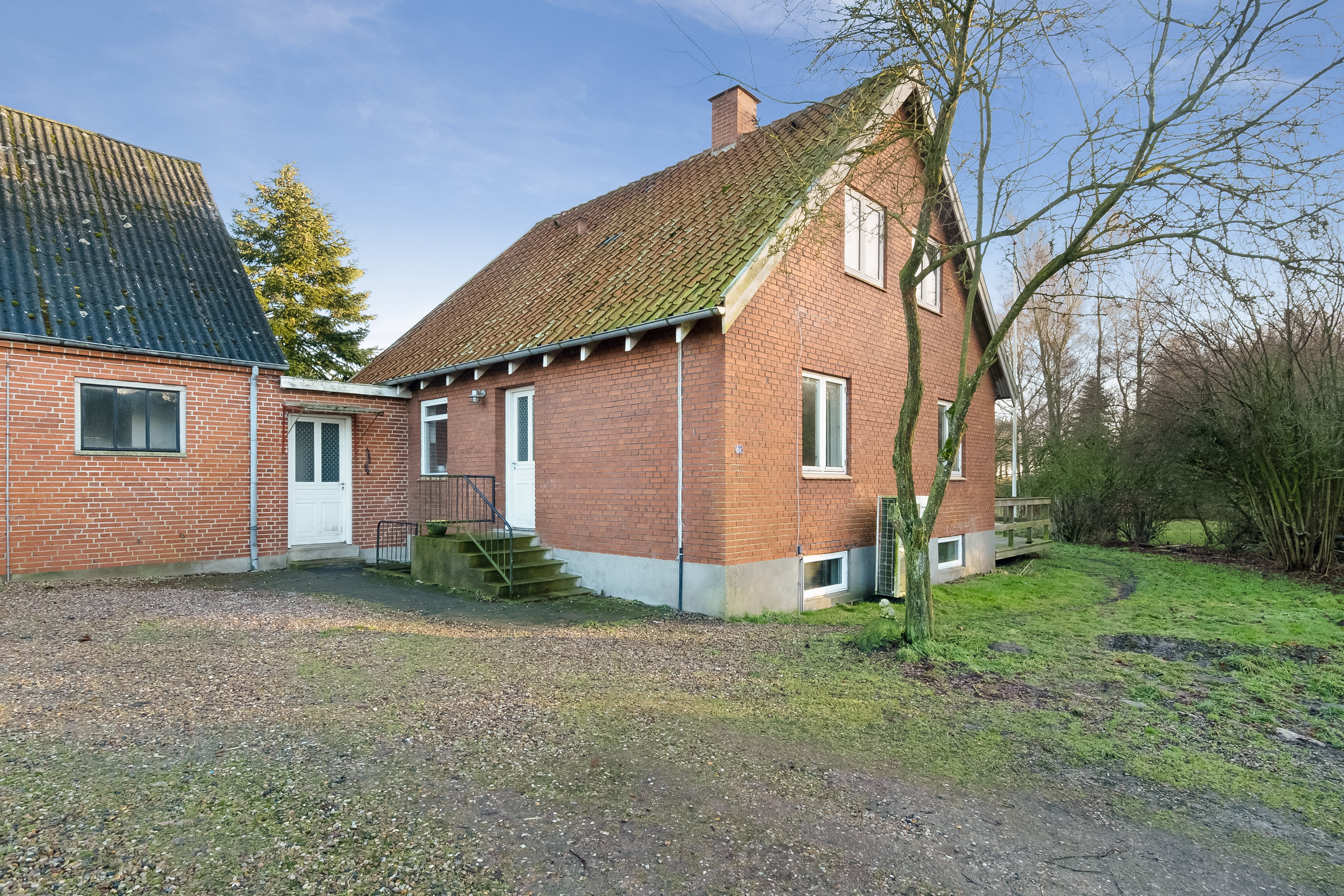 Fremhævet facade billede i fuldskærmstilstand. Billede af Langæblevej 6C, Langæble, 5871 Frørup