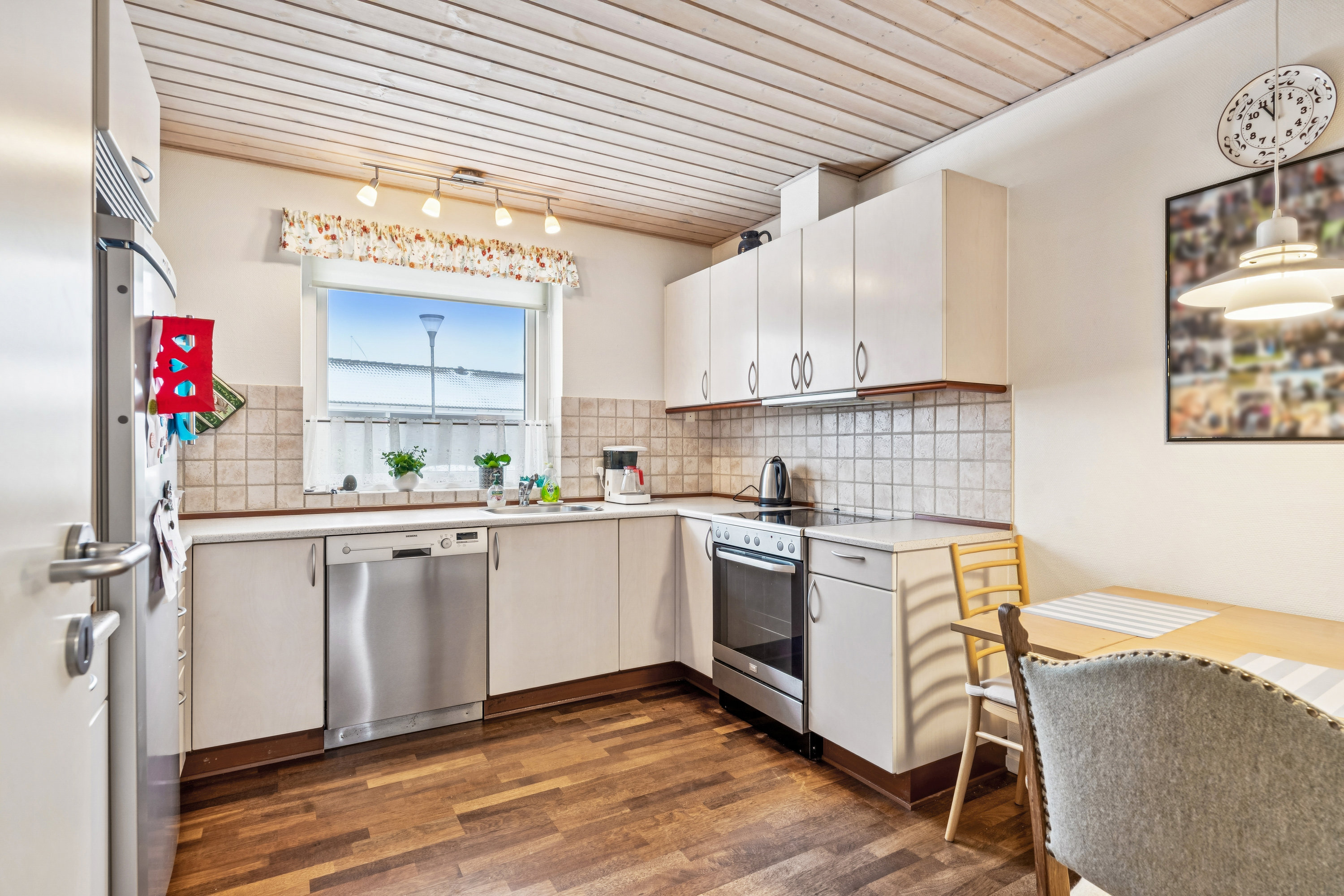 Fremhævet køkken billede i fuldskærmstilstand. Billede af Kirkevænget 2, 8722 Hedensted