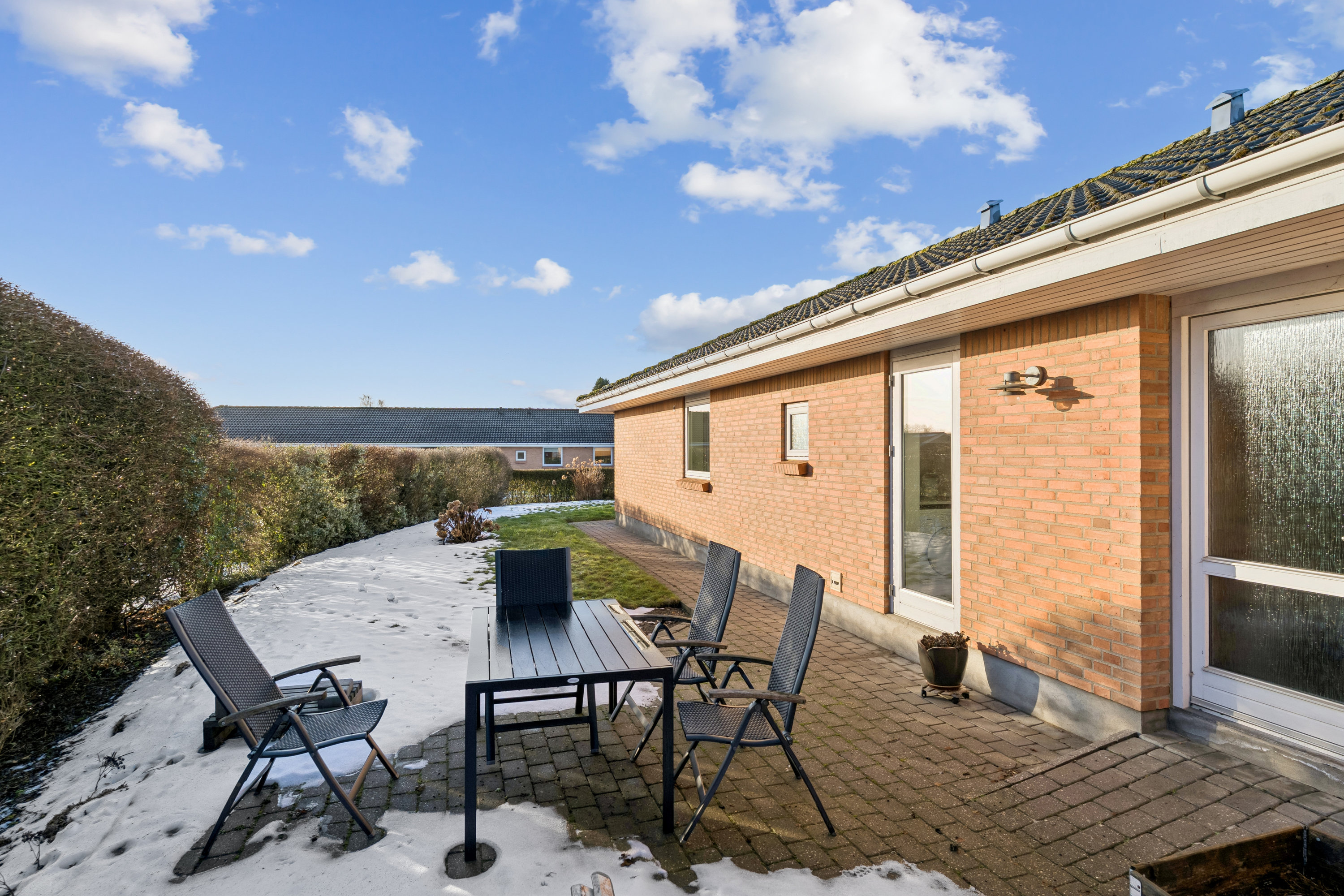 Fremhævet terrasse billede i fuldskærmstilstand. Billede af Kirkevænget 2, 8722 Hedensted