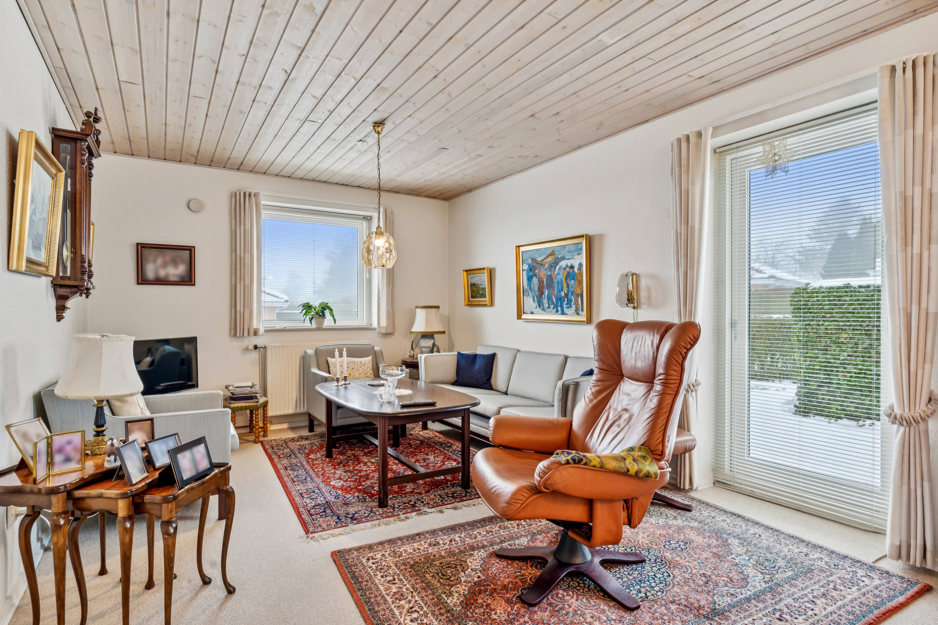 Fremhævet stue billede i fuldskærmstilstand. Billede af Kirkevænget 2, 8722 Hedensted