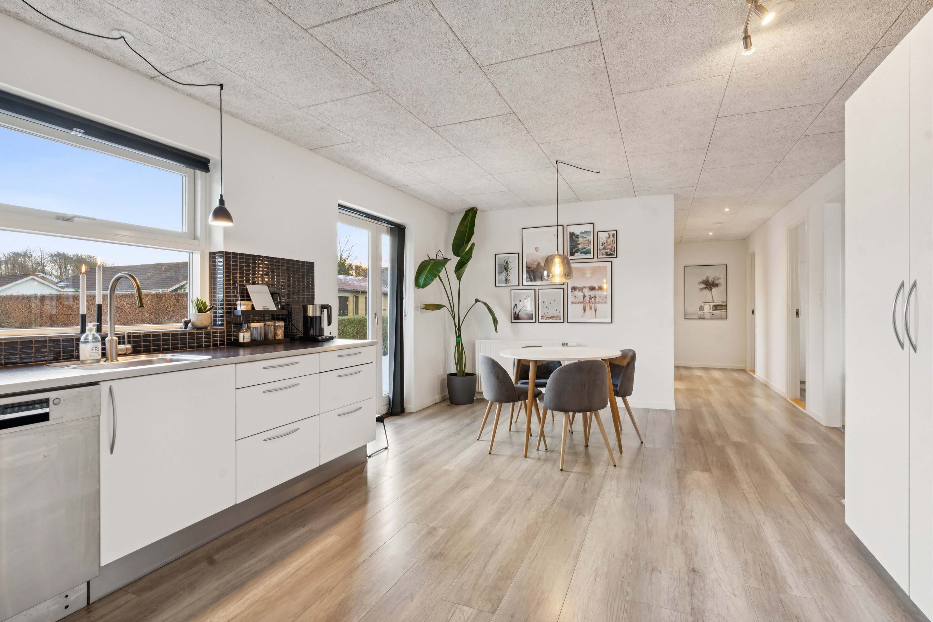 Fremhævet spiseplads billede i fuldskærmstilstand. Billede af Aakjærsvej 8, 8723 Løsning